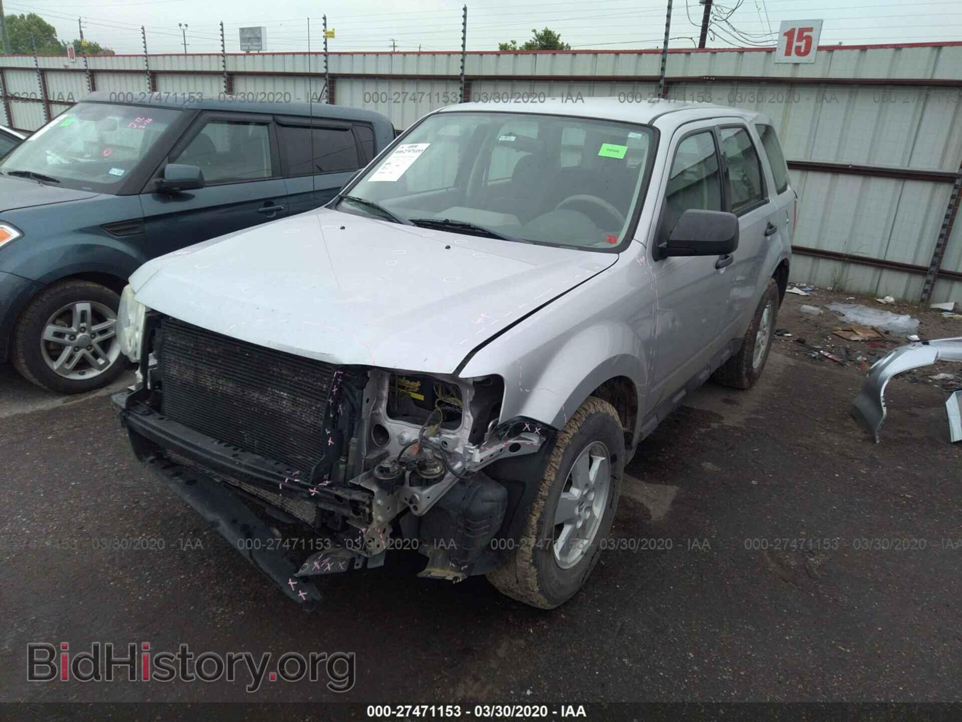 2011 FORD ESCAPE - VIN: 1FMCU0C73BKB59401 - Фото 2