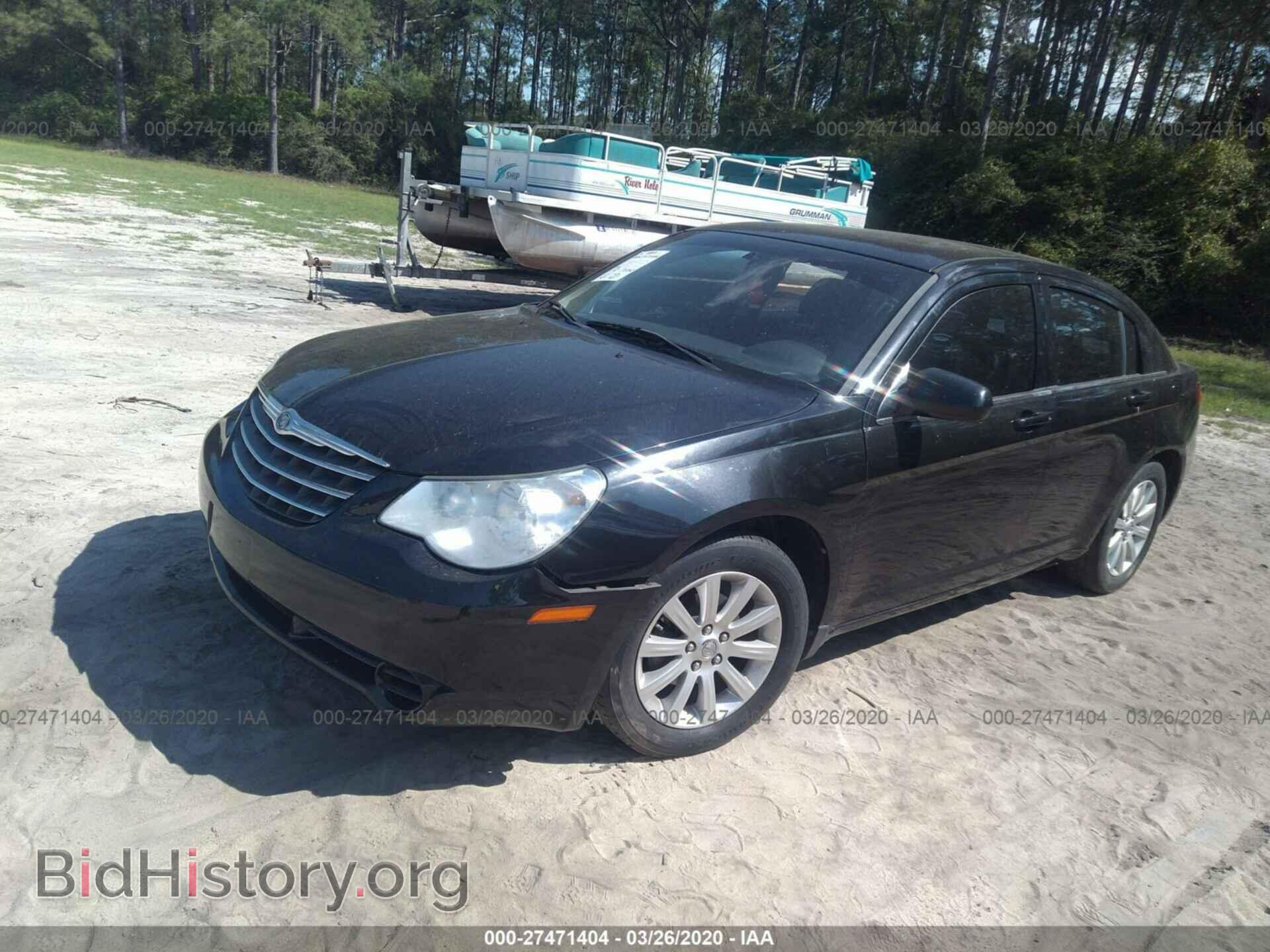 2010 CHRYSLER SEBRING - VIN: 1C3CC5FB2AN201384 - Фото 2