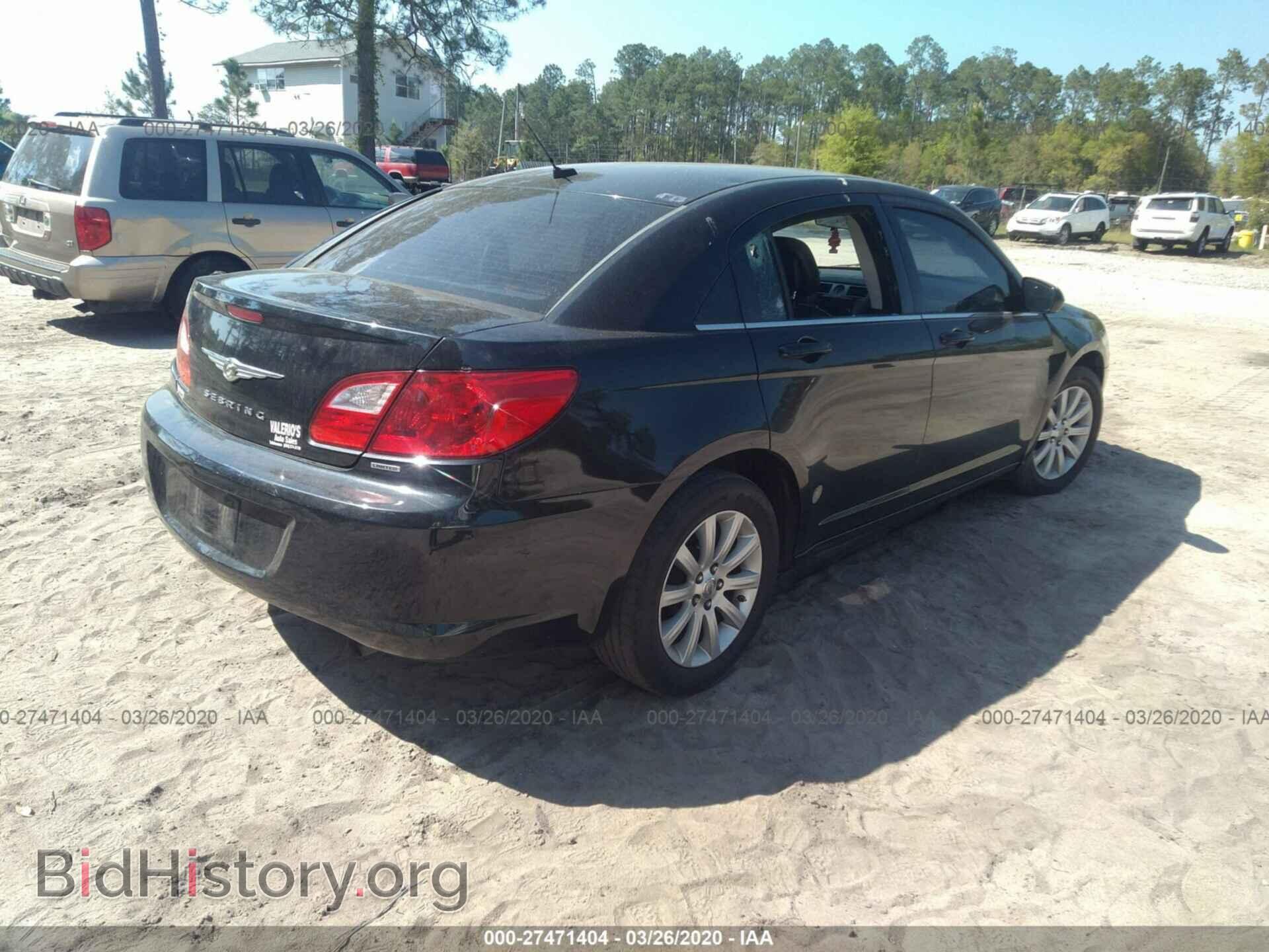 2010 CHRYSLER SEBRING - VIN: 1C3CC5FB2AN201384 - Фото 4