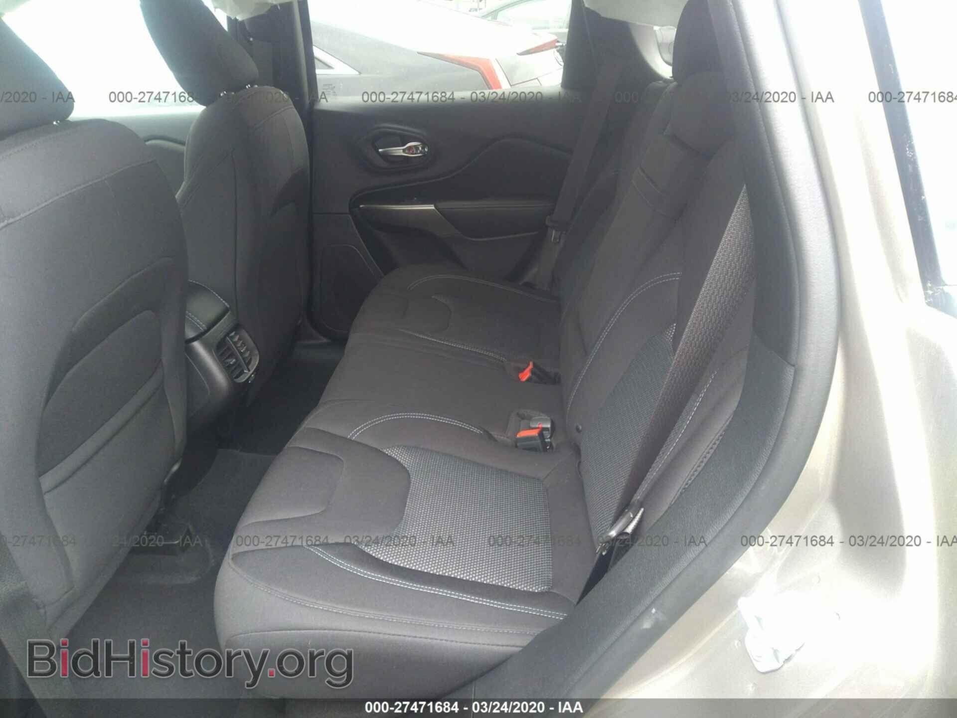 2019 JEEP CHEROKEE - VIN: 1C4PJLCB2KD405718 - Фото 8