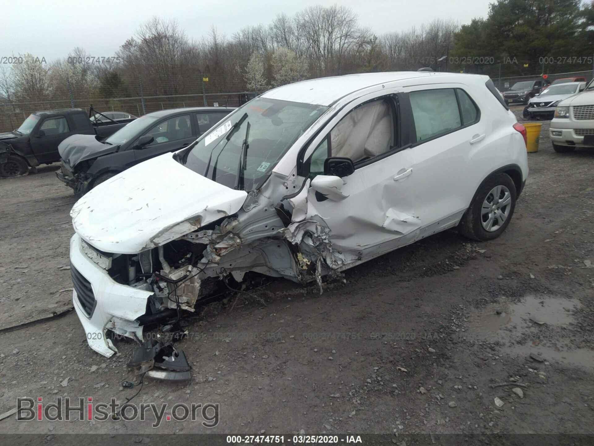 2017 CHEVROLET TRAX - VIN: 3GNCJKSB0HL272672 - Фото 2