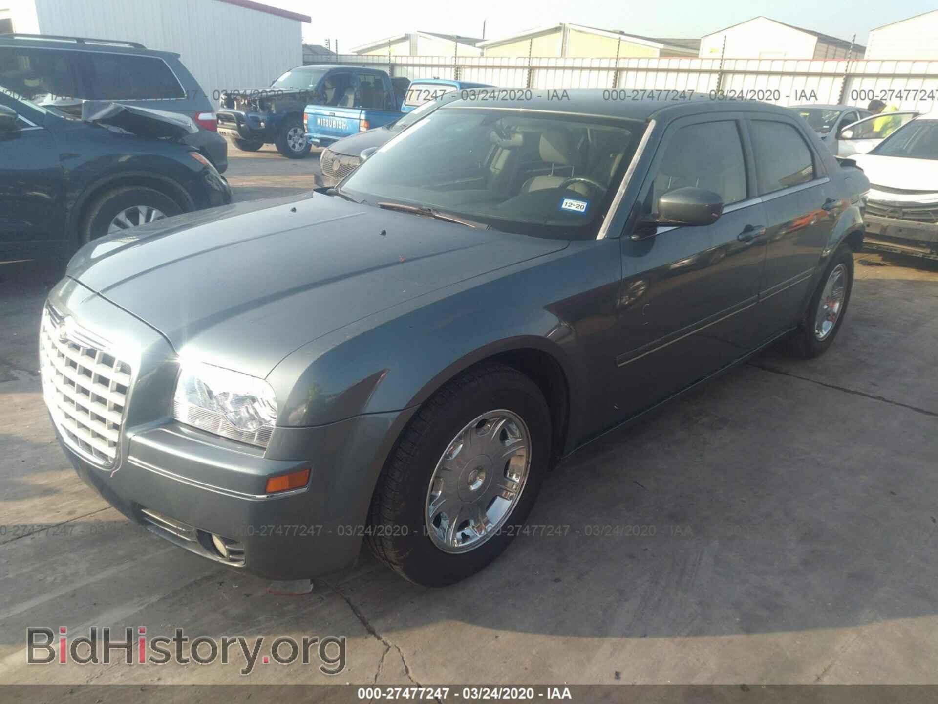 2005 CHRYSLER 300 - VIN: 2C3JA53G05H678441 - Фото 2