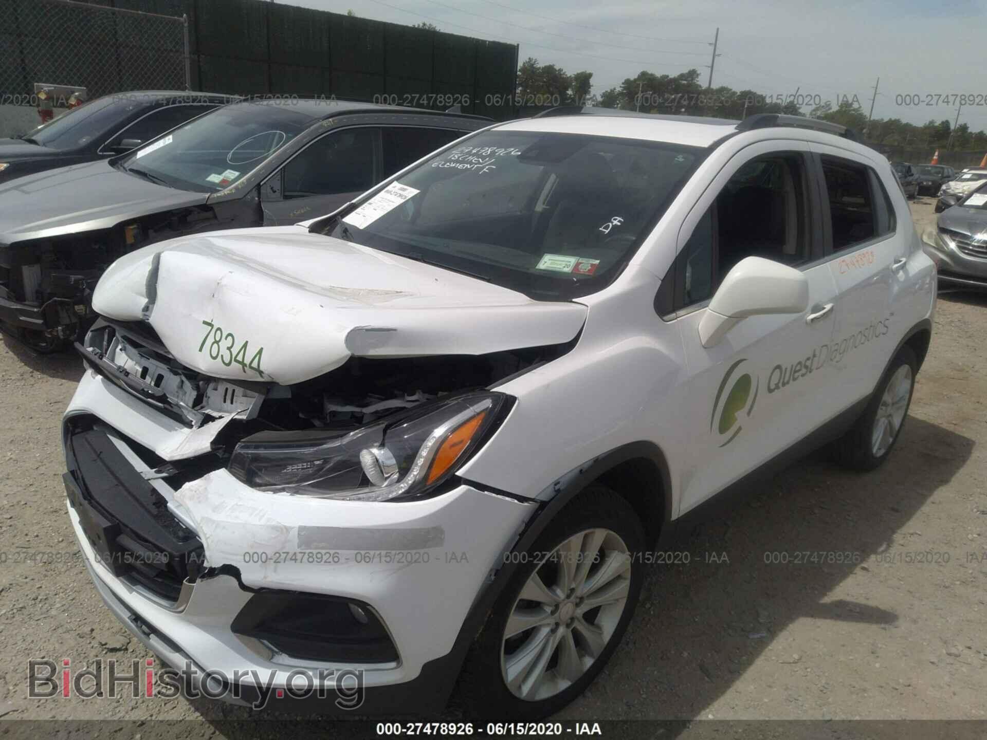2018 CHEVROLET TRAX - VIN: 3GNCJRSB5JL342911 - Фото 2