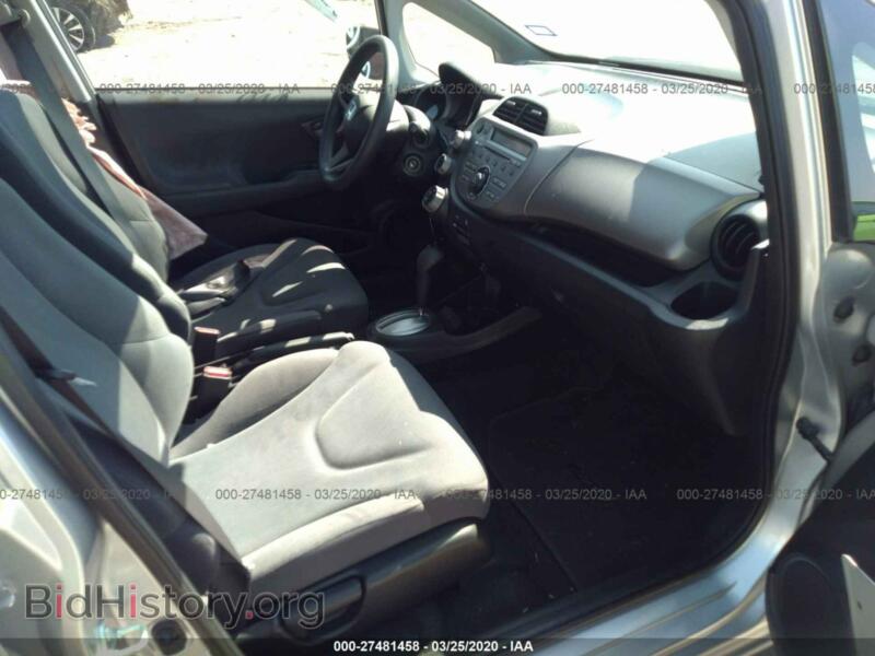 2011 Honda FIT (VIN JHMGE8H33BC028470) — фото 5 из 11