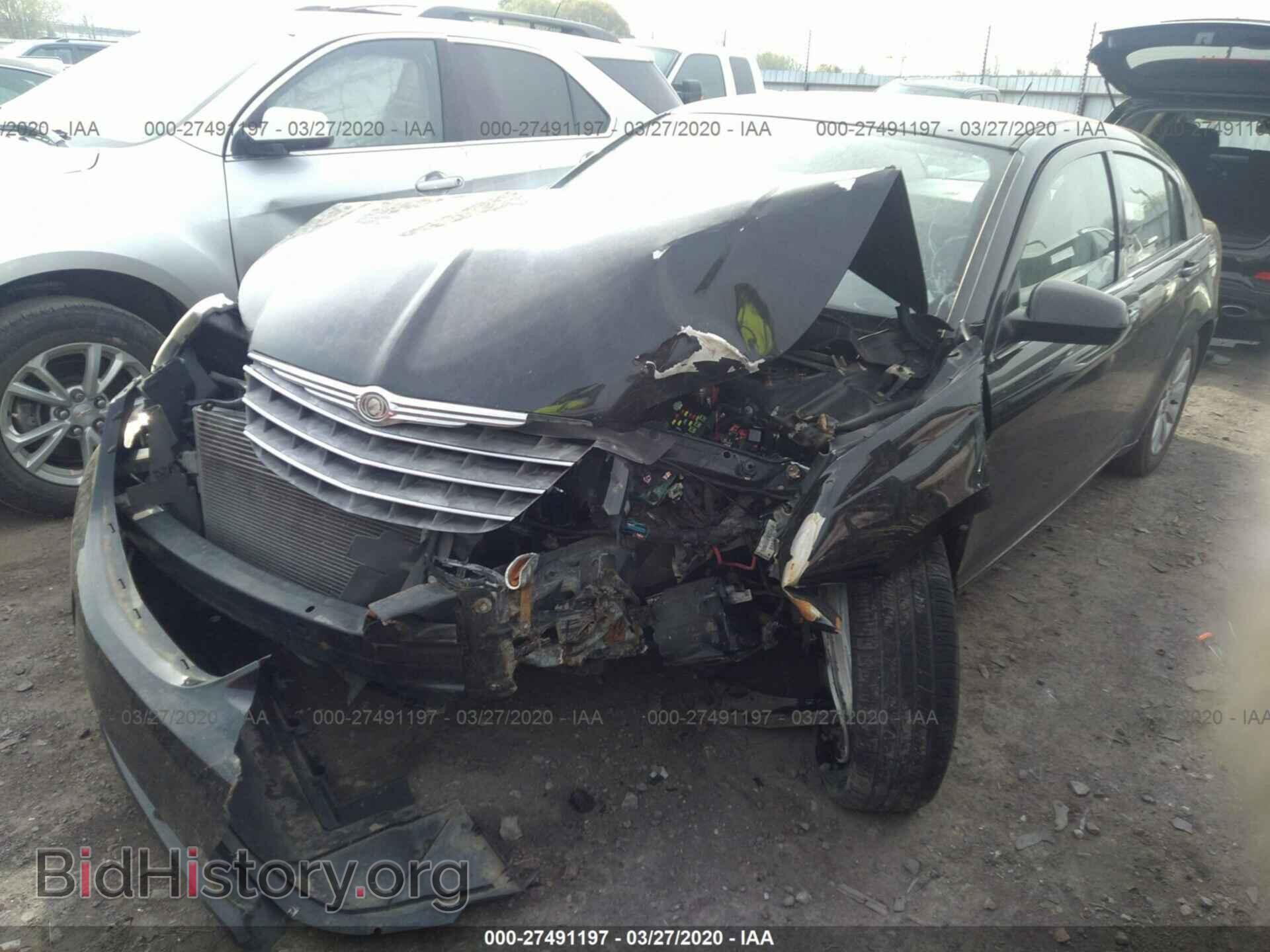 2010 CHRYSLER SEBRING - VIN: 1C3CC5FB1AN138312 - Фото 2