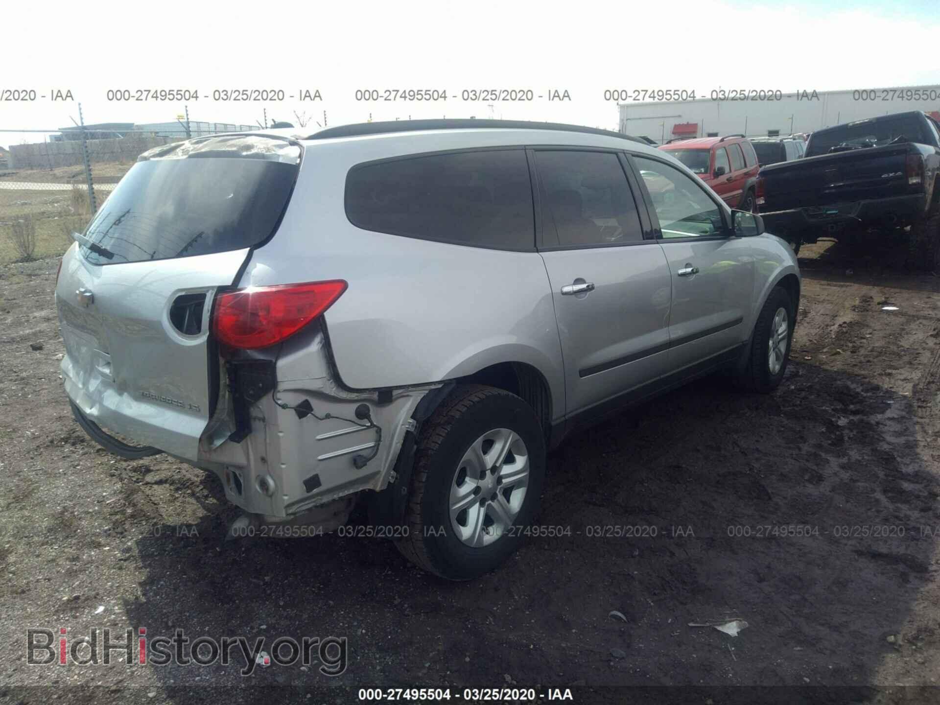 2011 CHEVROLET TRAVERSE - VIN: 1GNKREED1BJ143163 - Фото 4