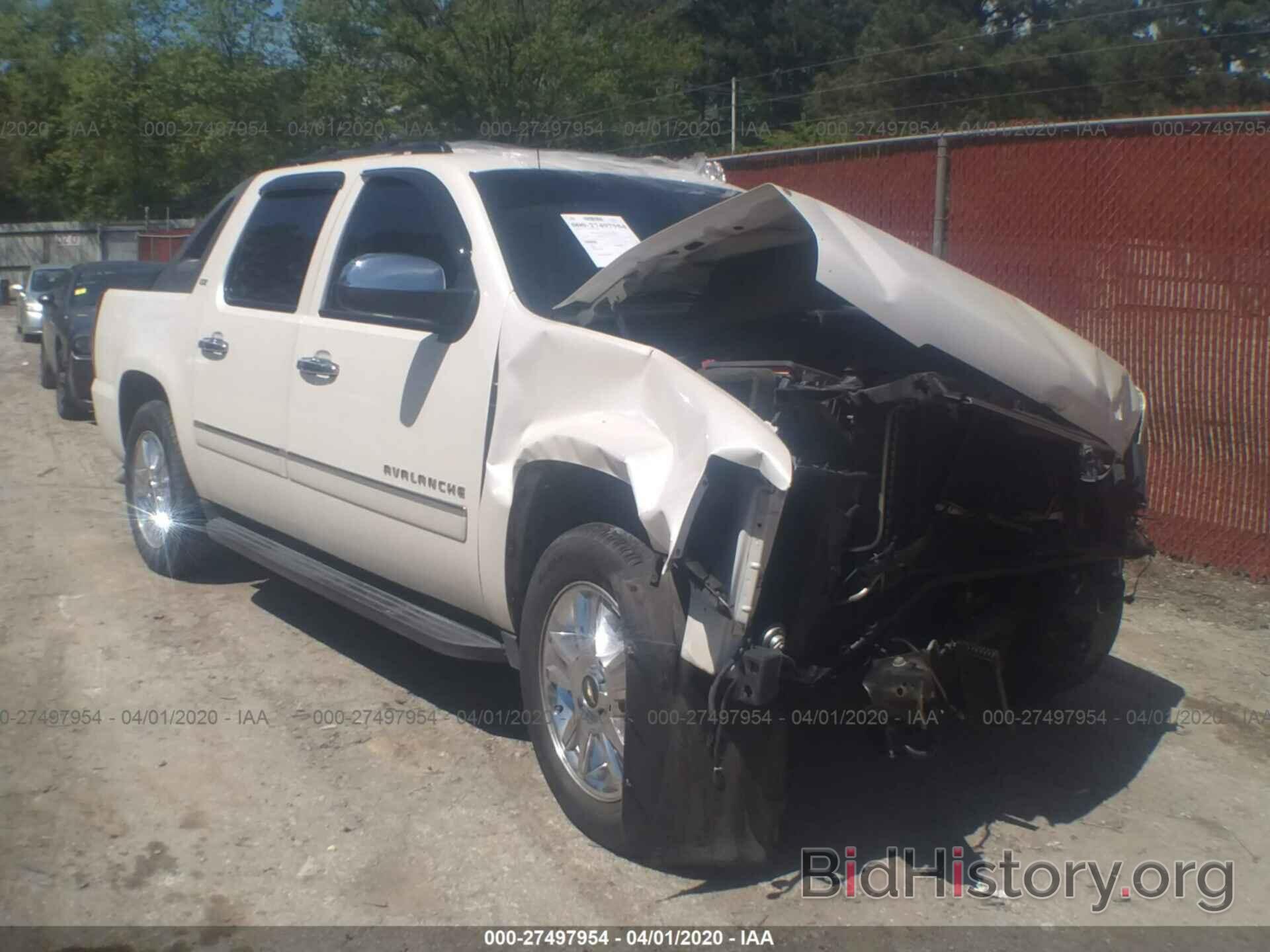 Photo 3GNVKGE06AG208440 - CHEVROLET AVALANCHE 2010