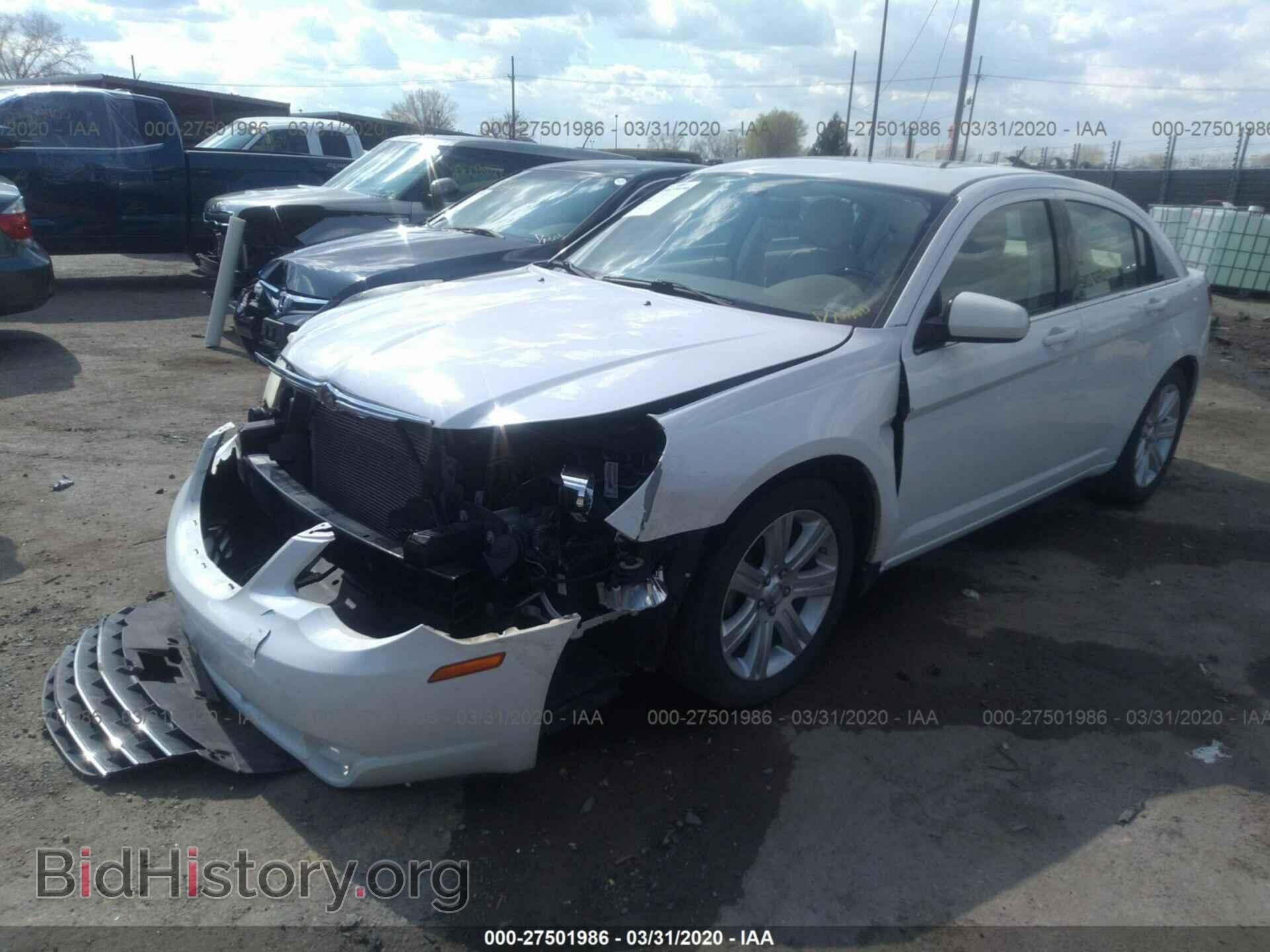 2010 CHRYSLER SEBRING - VIN: 1C3CC5FV8AN210522 - Фото 2