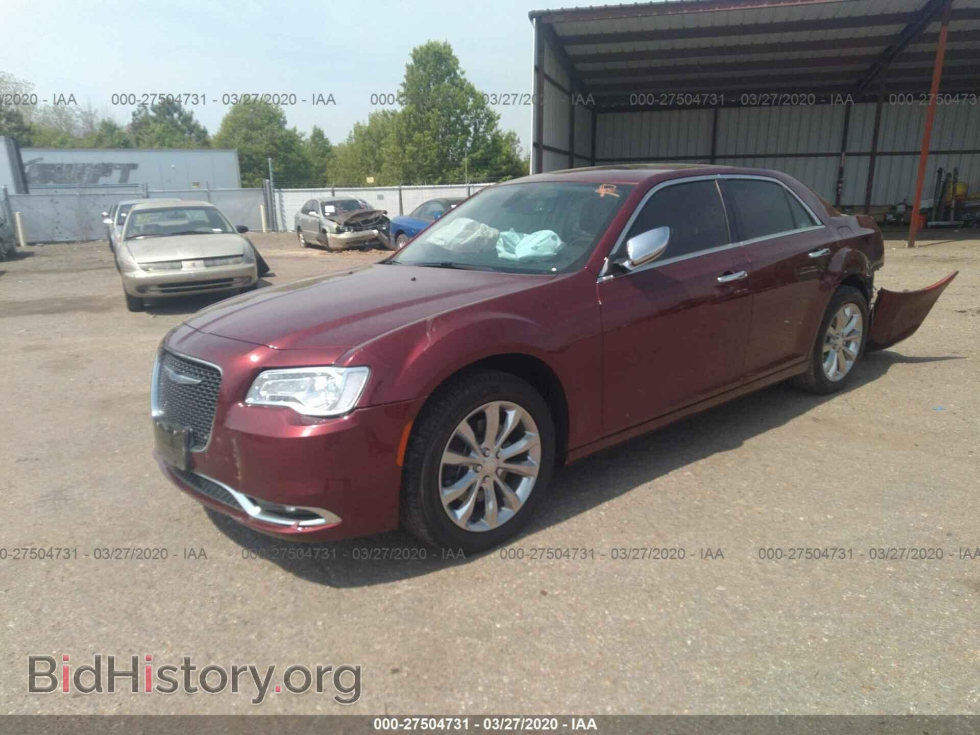 2018 CHRYSLER 300 - VIN: 2C3CCAKG3JH268742 - Фото 2