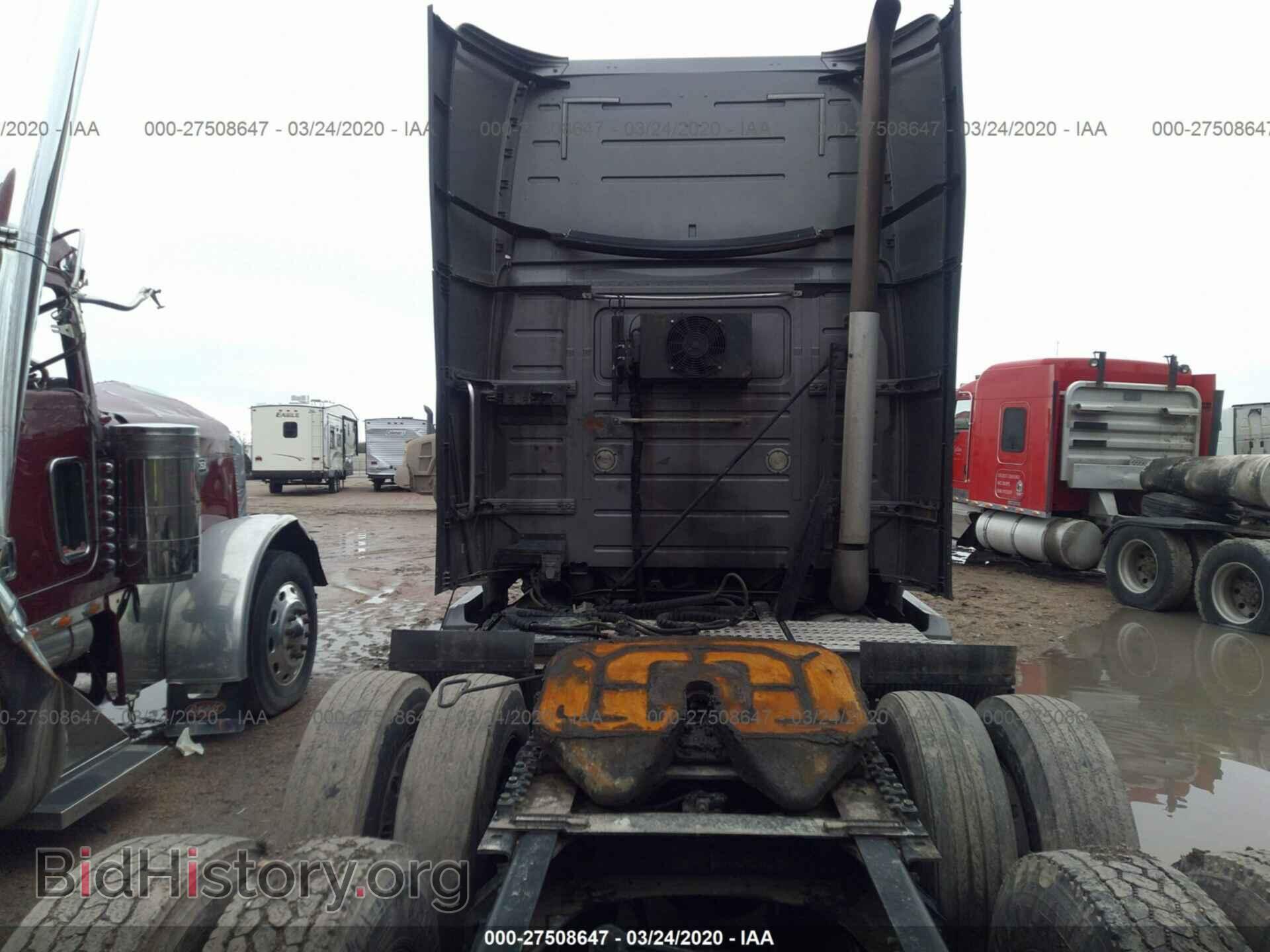 2012 VOLVO VN - VIN: 4V4NC9EH3CN554175 - Фото 8