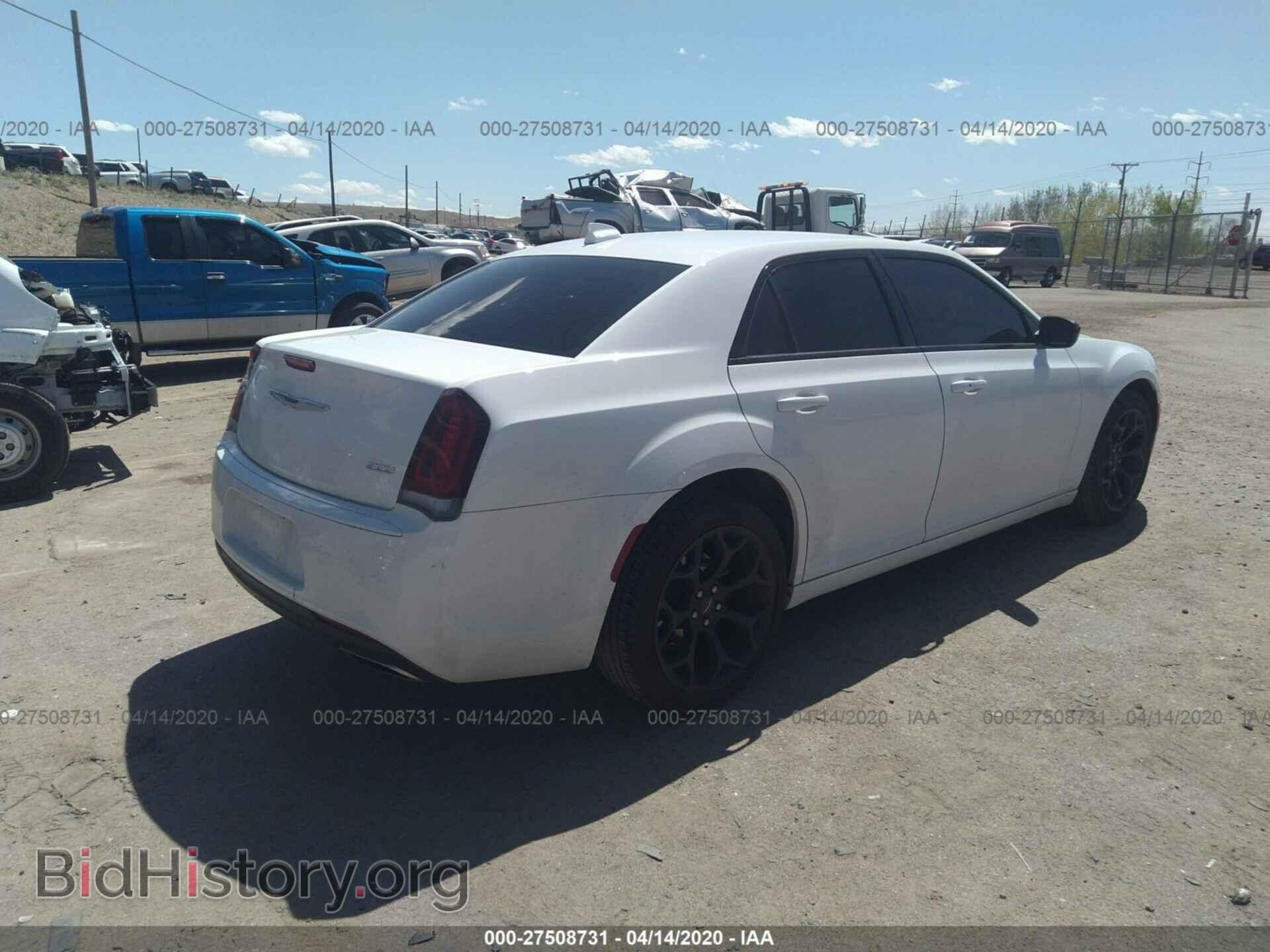 2019 CHRYSLER 300 - VIN: 2C3CCAAG8KH679413 - Фото 4
