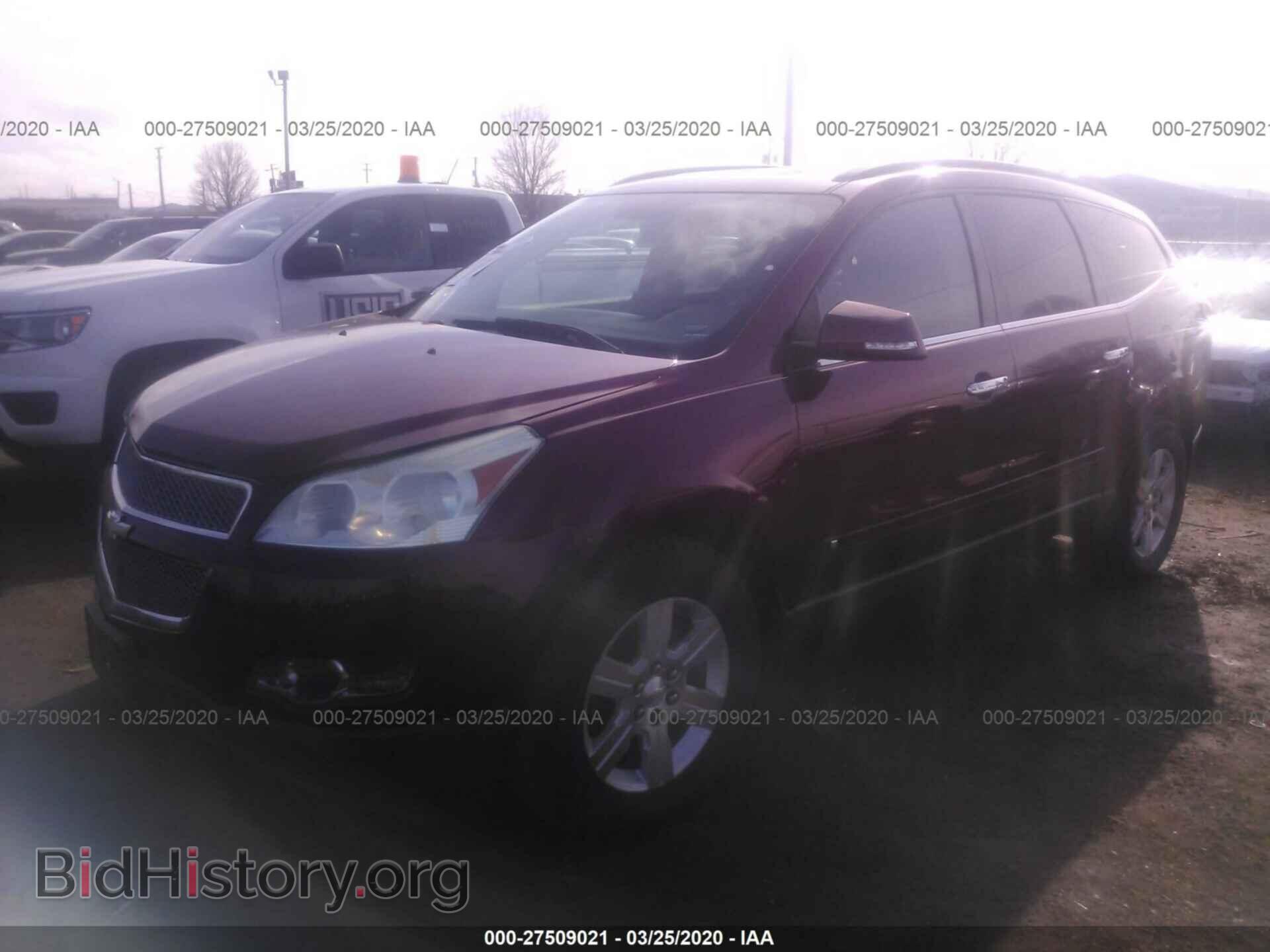 2010 CHEVROLET TRAVERSE - VIN: 1GNLVFED7AS150441 - Фото 2