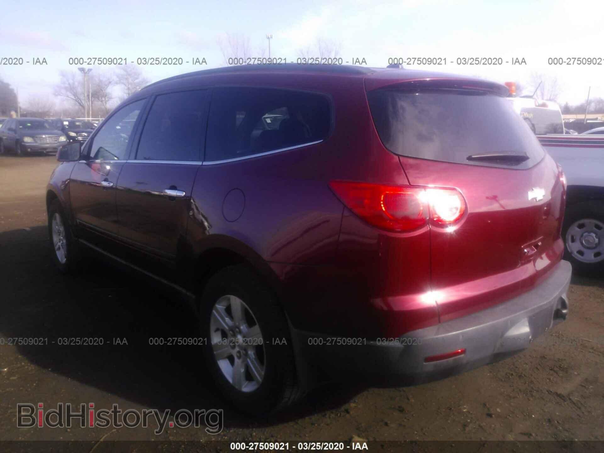 2010 CHEVROLET TRAVERSE - VIN: 1GNLVFED7AS150441 - Фото 3