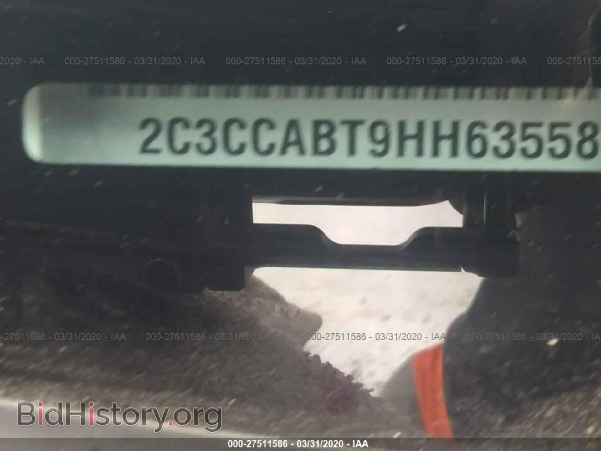 2017 CHRYSLER 300 - VIN: 2C3CCABT9HH635585 - Фото 9