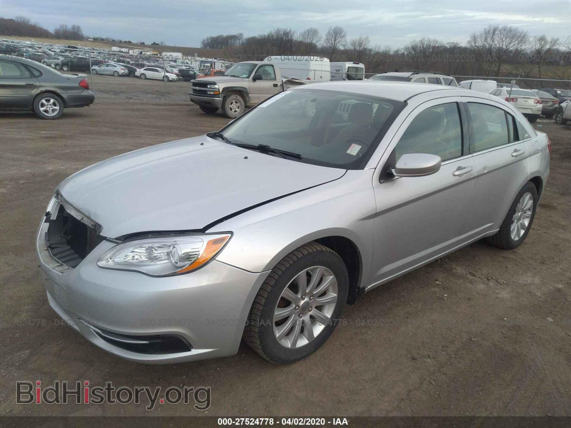 2011 CHRYSLER 200 - VIN: 1C3BC1FBXBN527469 - Фото 2