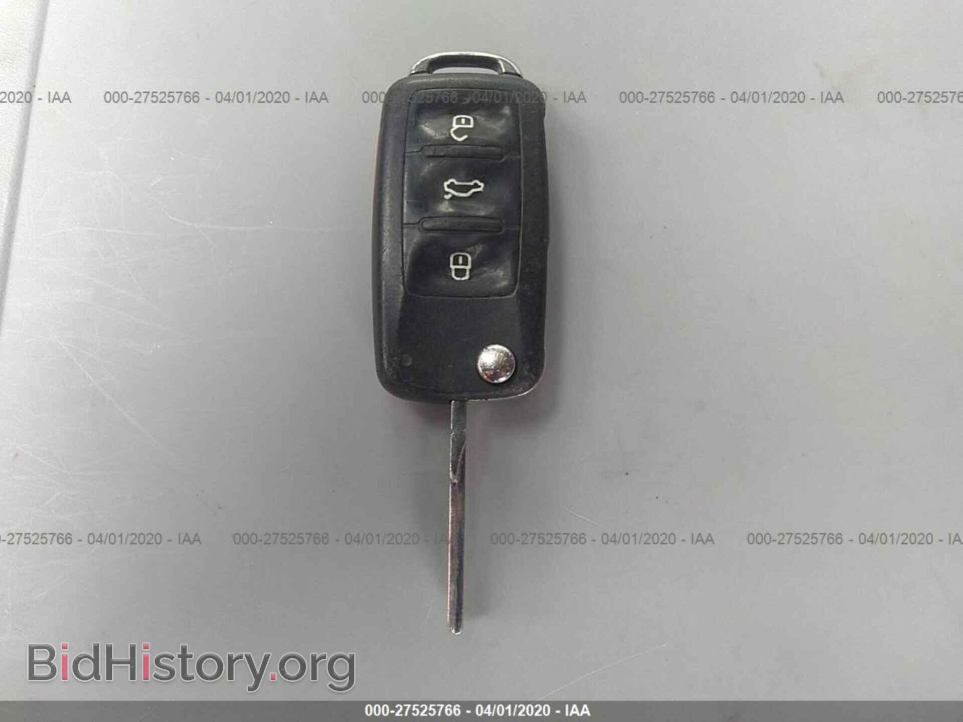 2012 VOLKSWAGEN PASSAT - VIN: 1VWAP7A30CC045201 - Фото 11