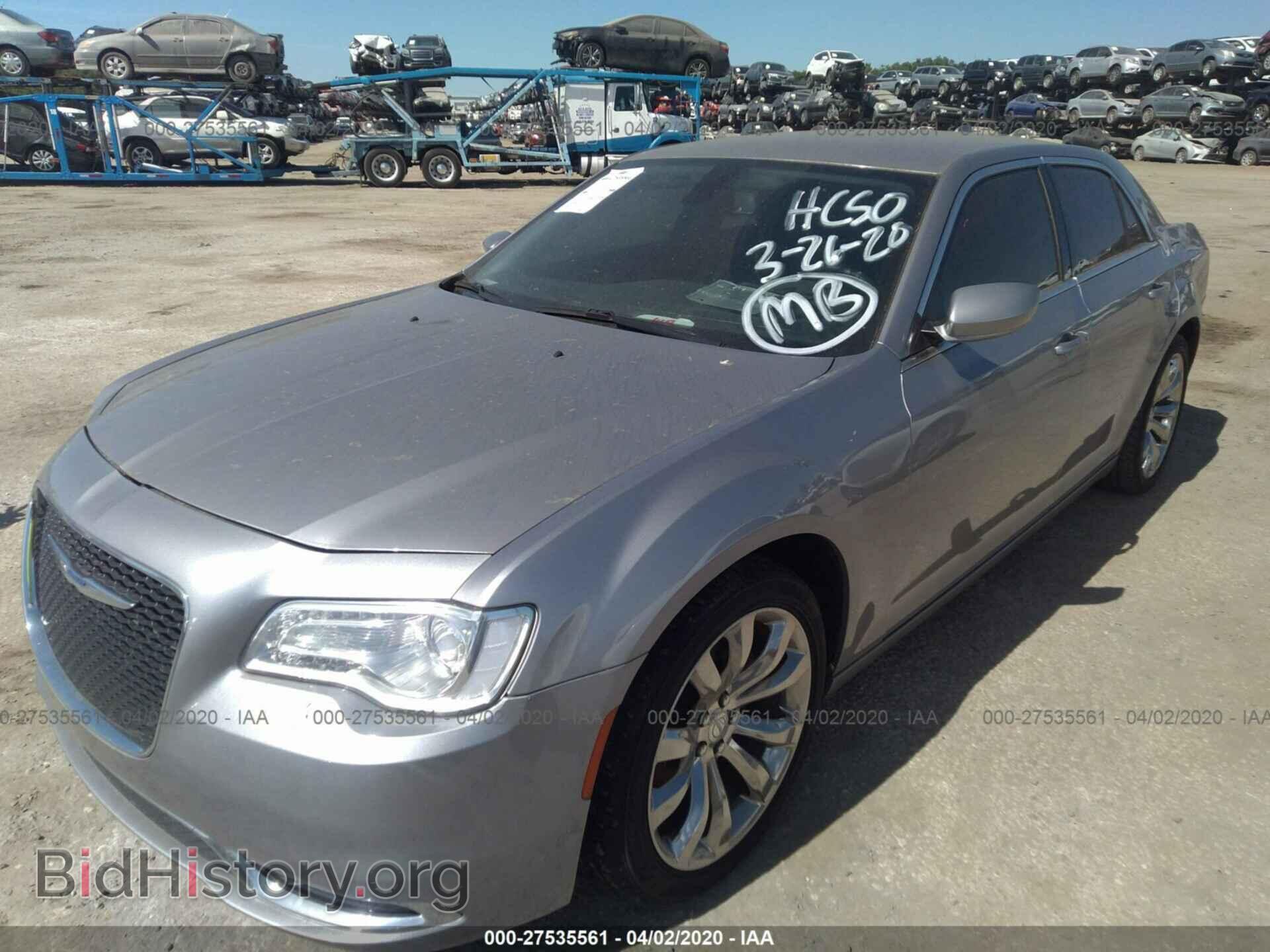2017 CHRYSLER 300 - VIN: 2C3CCAAG1HH577203 - Фото 2