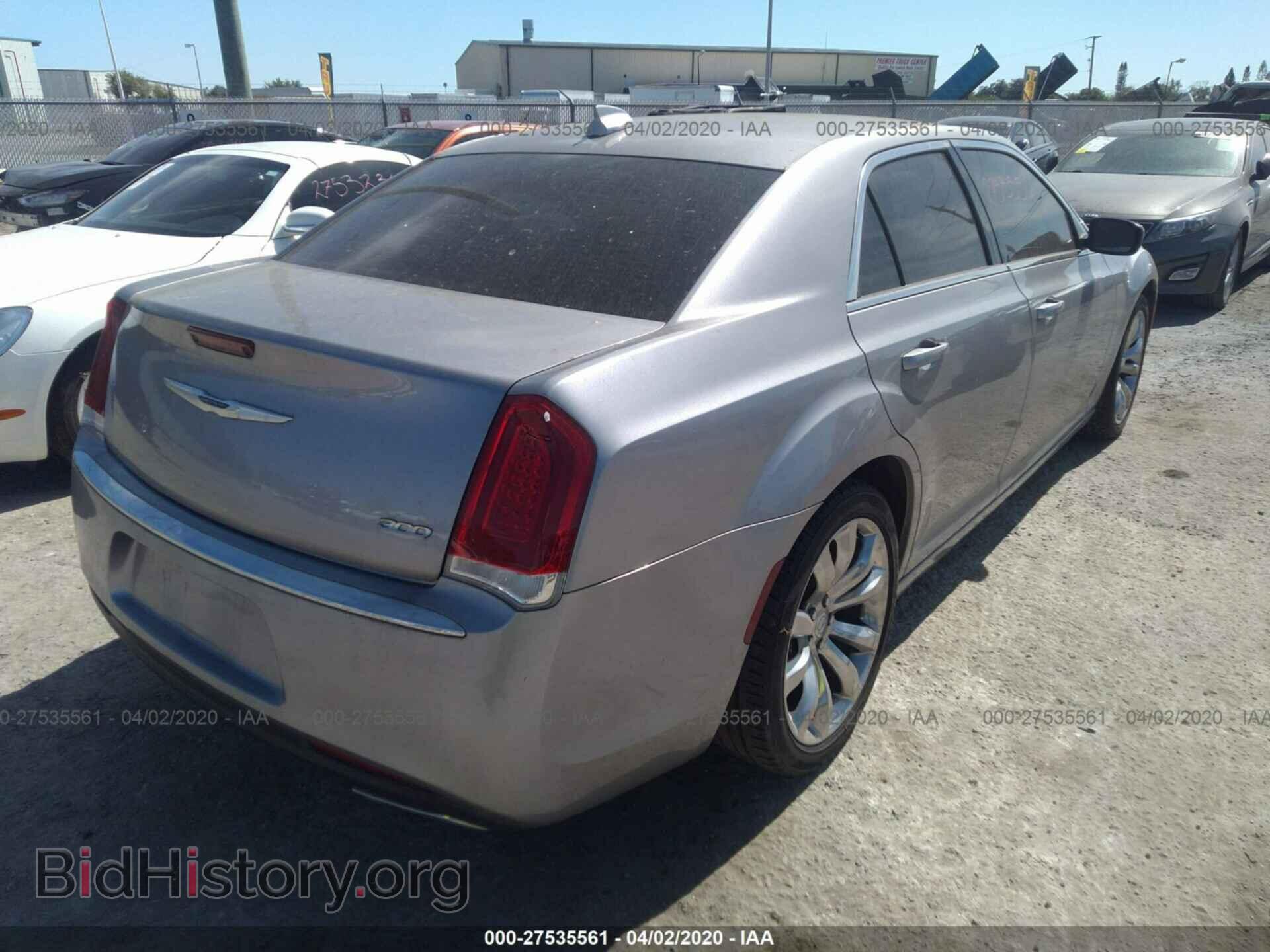 2017 CHRYSLER 300 - VIN: 2C3CCAAG1HH577203 - Фото 4