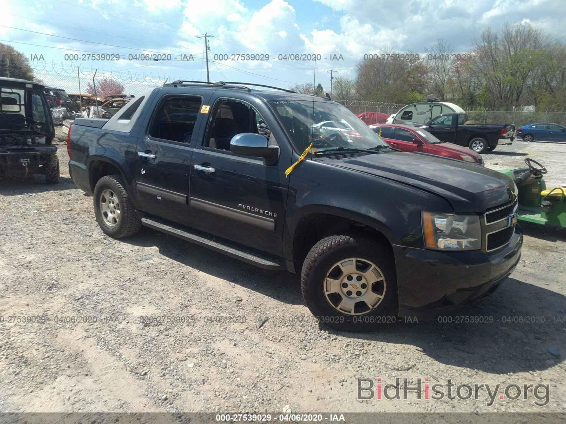 Photo 3GNVKEE08AG109364 - CHEVROLET AVALANCHE 2010