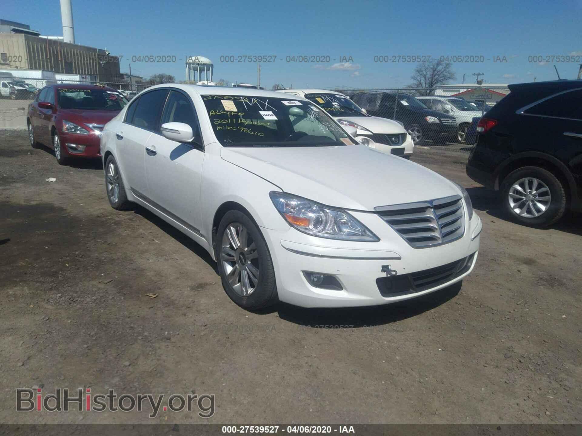 Photo KMHGC4DF2BU125374 - HYUNDAI GENESIS 2011