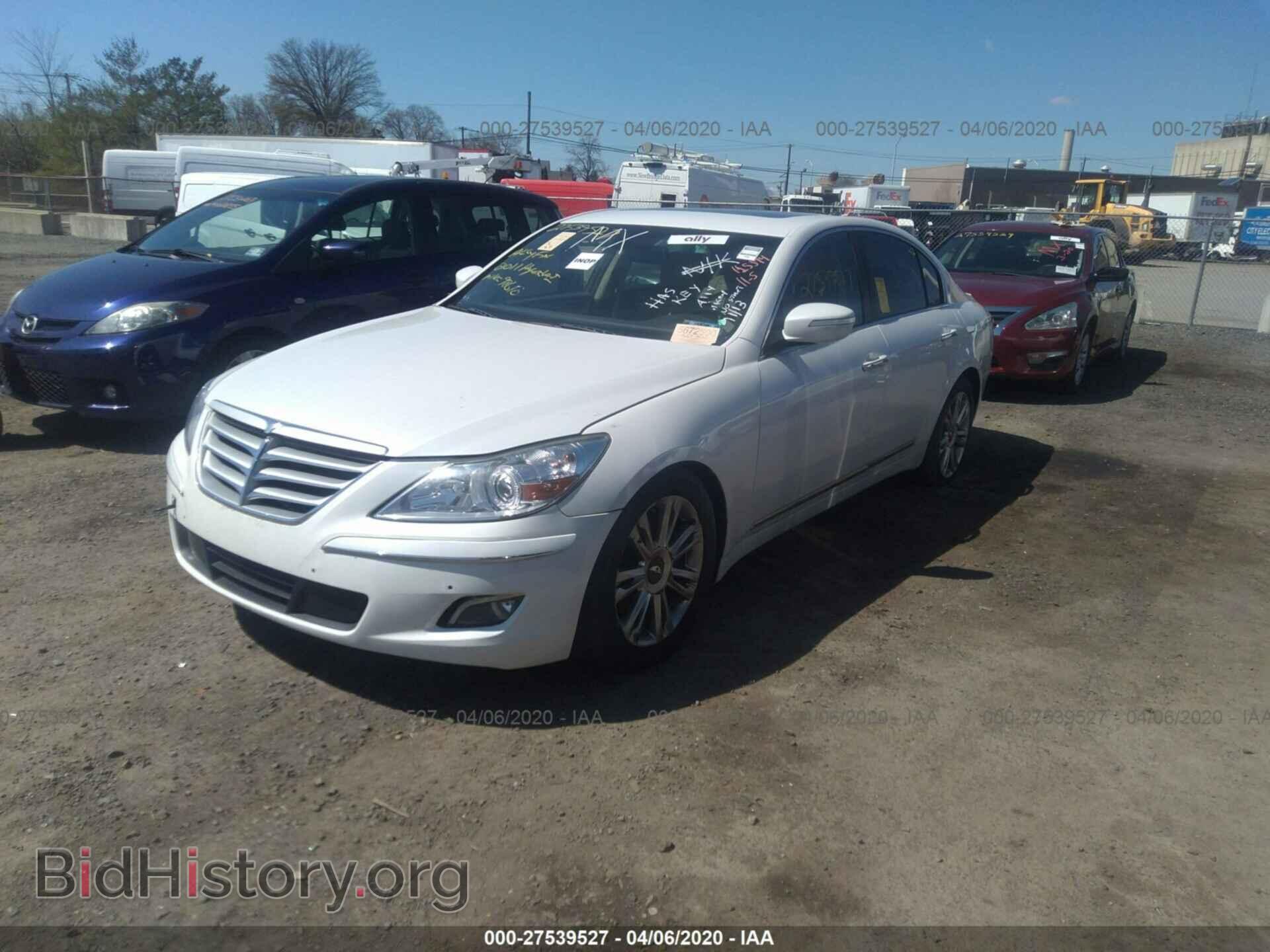 2011 HYUNDAI GENESIS - VIN: KMHGC4DF2BU125374 - Фото 2