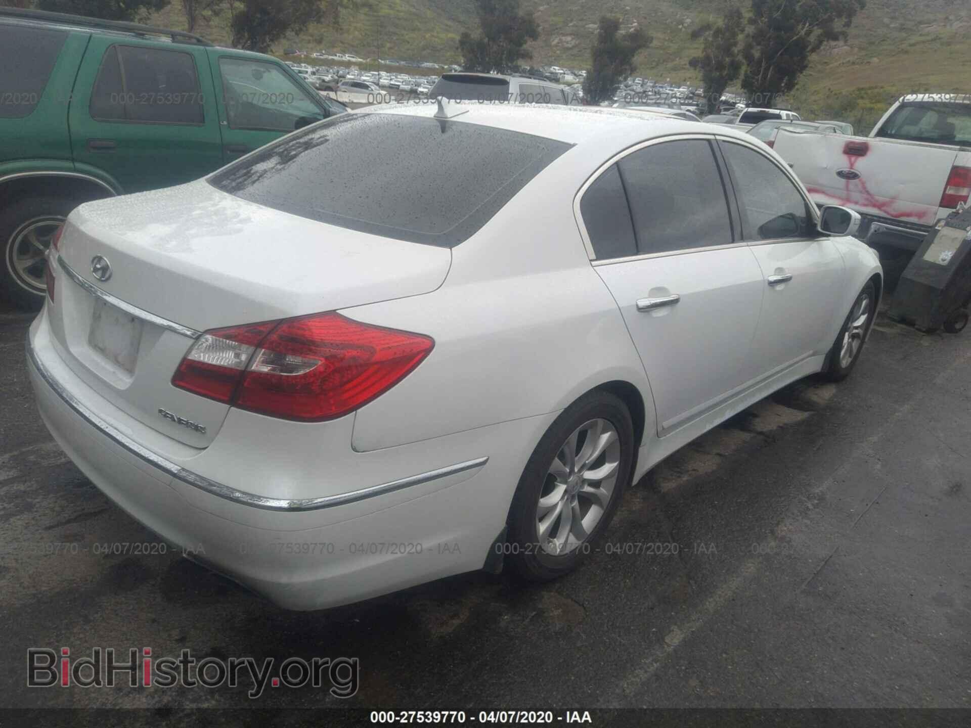 2013 Hyundai Genesis - VIN: KMHGC4DD3DU226103 - Фото 4