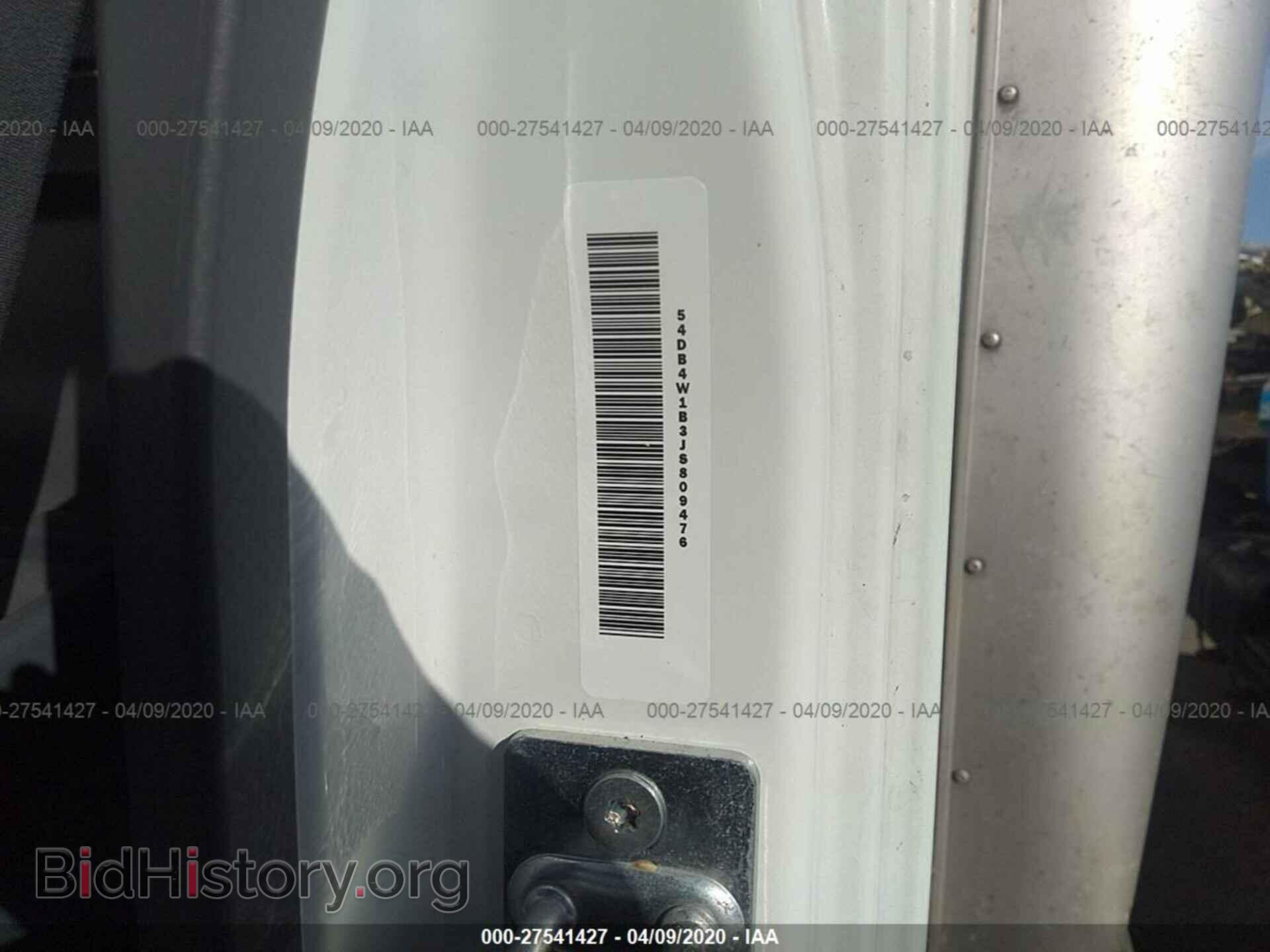 2018 ISUZU NPR - VIN: 54DB4W1B3JS809476 - Photo 9