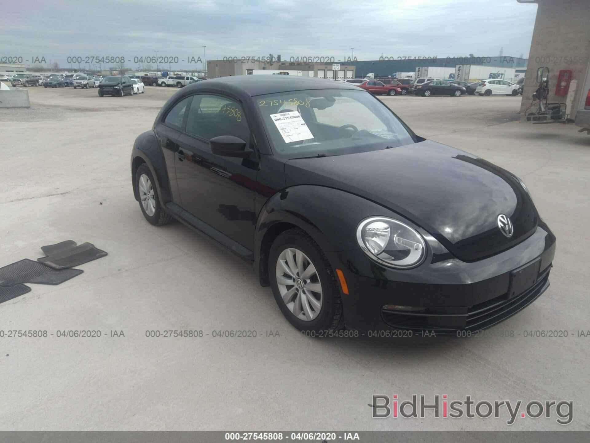 Photo 3VWF07AT0GM621822 - VOLKSWAGEN BEETLE 2016