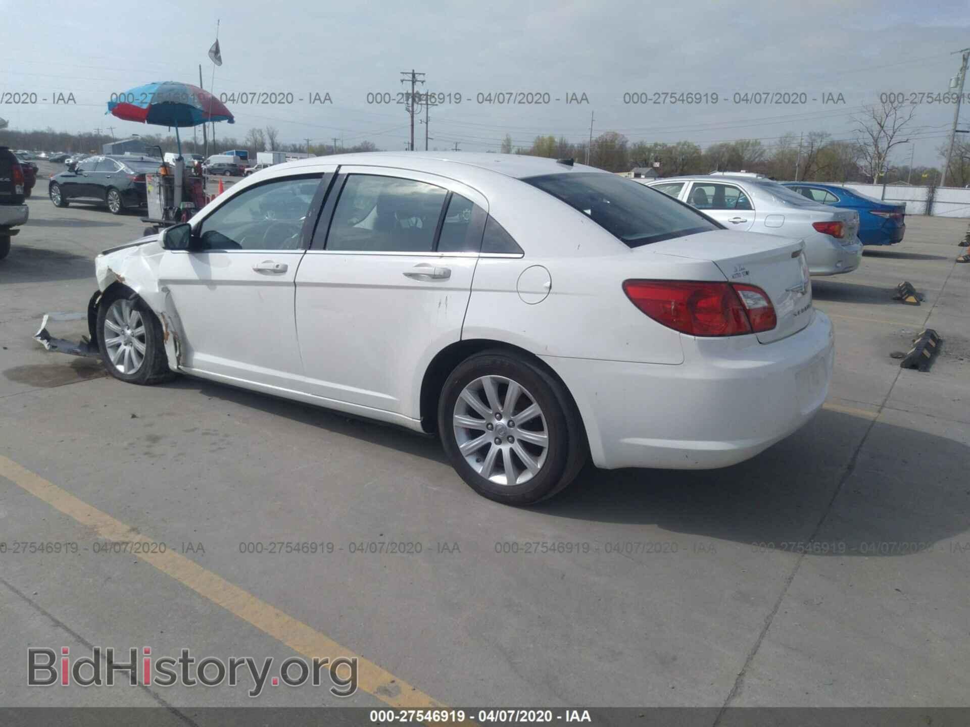 2010 CHRYSLER SEBRING - VIN: 1C3CC5FB2AN223515 - Фото 3