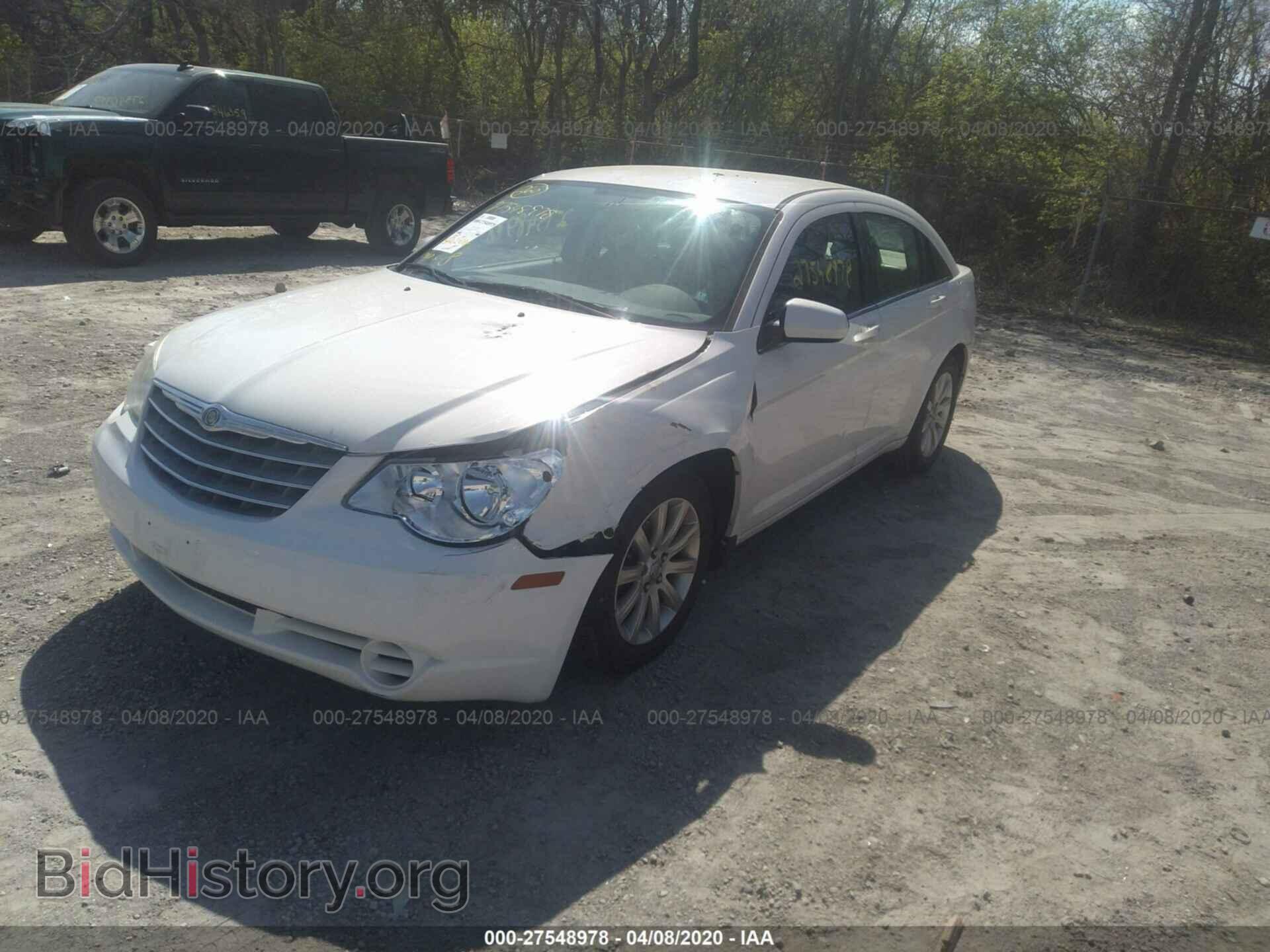 2010 CHRYSLER SEBRING - VIN: 1C3CC5FB3AN137095 - Фото 2