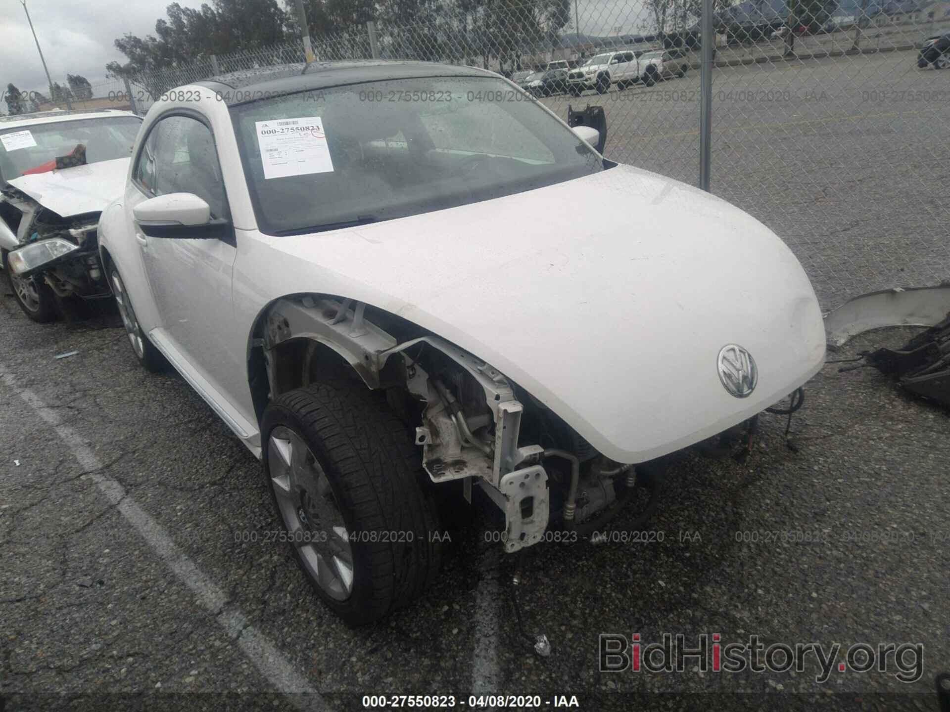 Photo 3VWJP7AT2CM610997 - VOLKSWAGEN BEETLE 2012