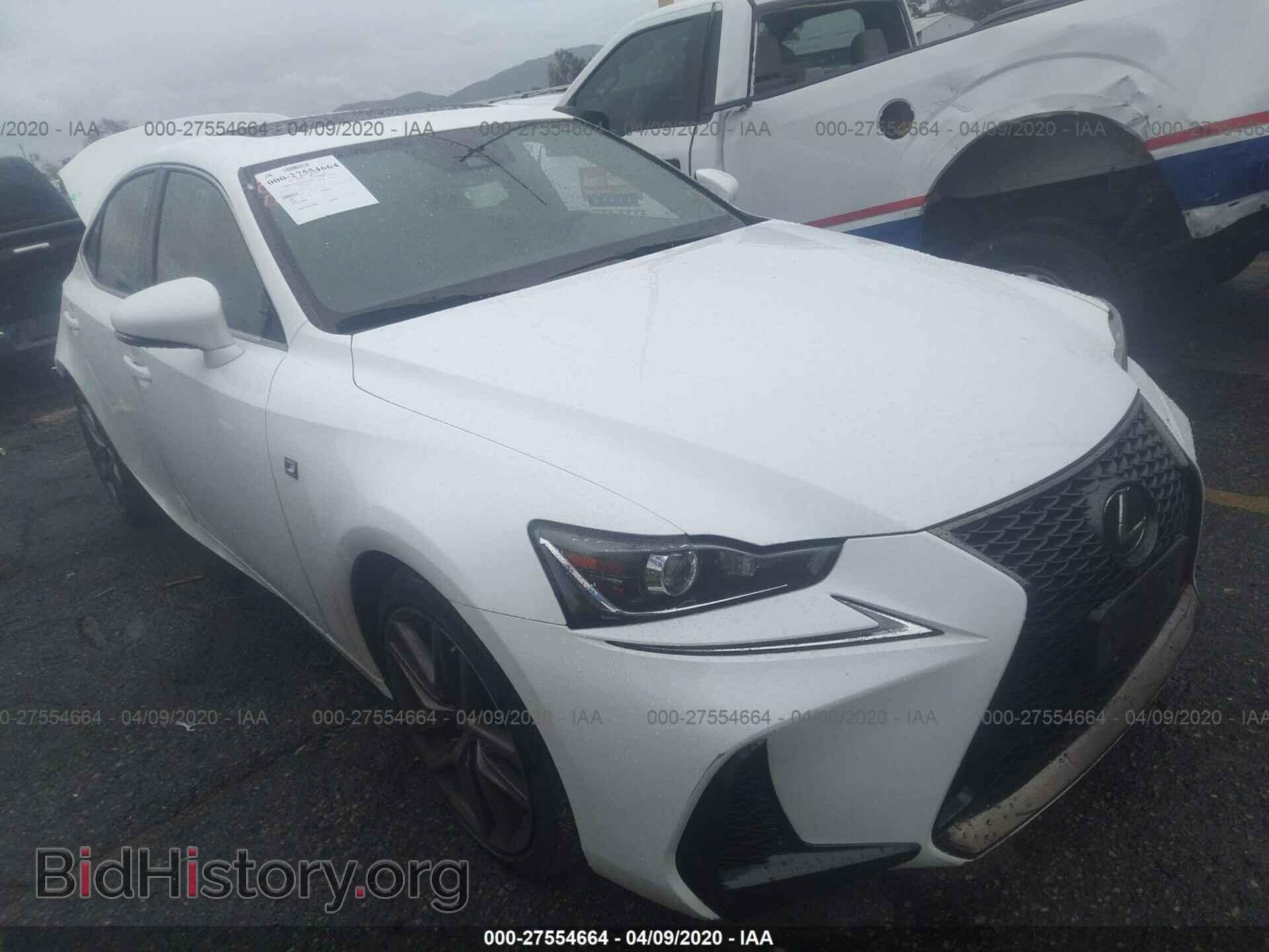 Photo JTHBE1D21H5030634 - LEXUS IS 2017