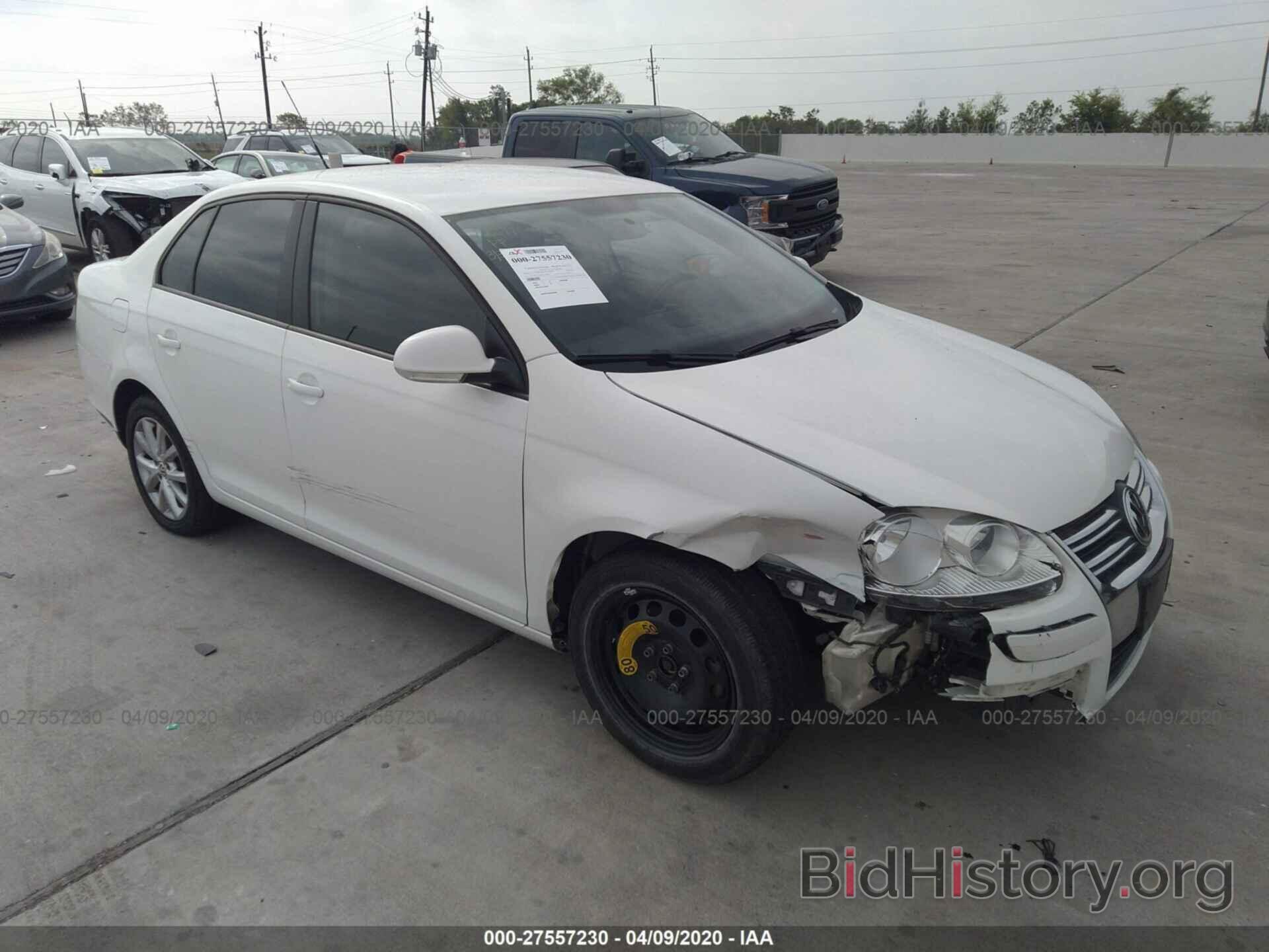 Photo 3VWAX7AJ8AM159909 - VOLKSWAGEN JETTA 2010