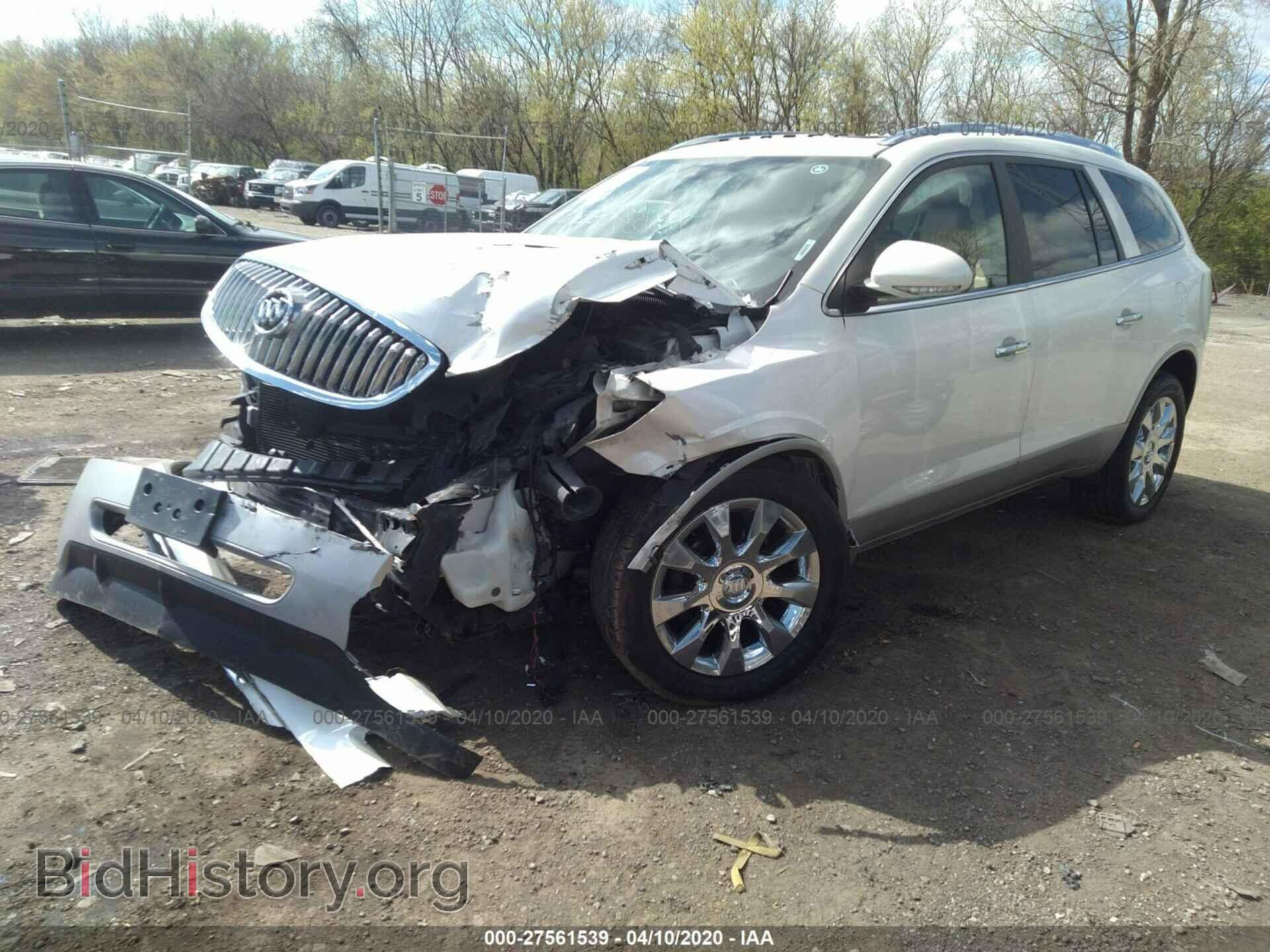 2011 BUICK ENCLAVE - VIN: 5GAKVCED8BJ329471 - Фото 2