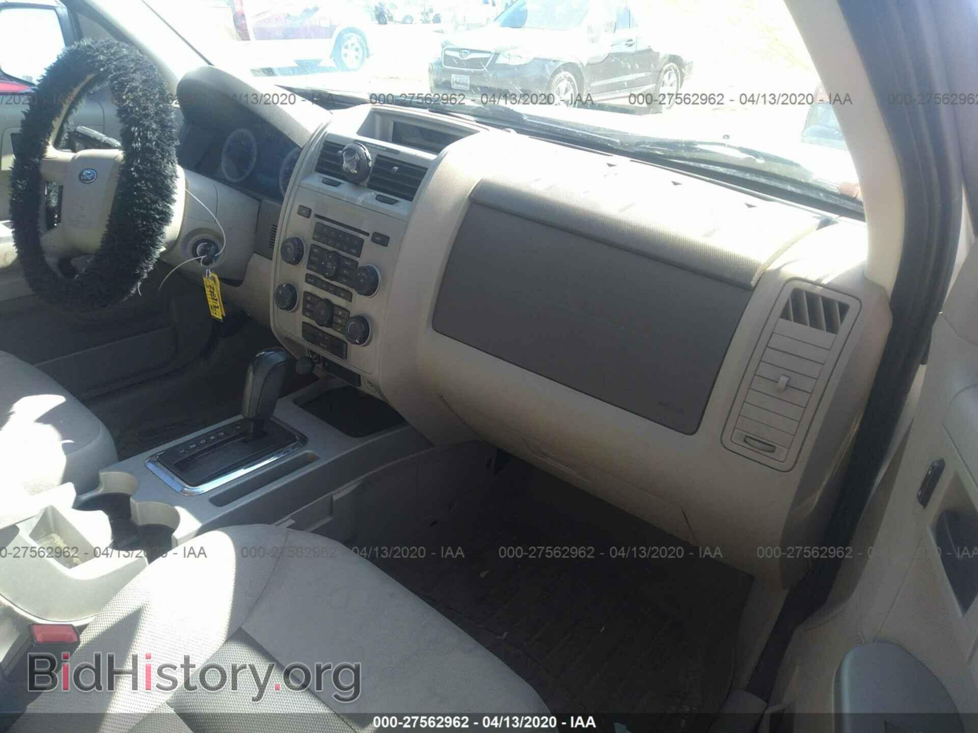 2008 FORD ESCAPE - VIN: 1FMCU93118KC08846 - Фото 5