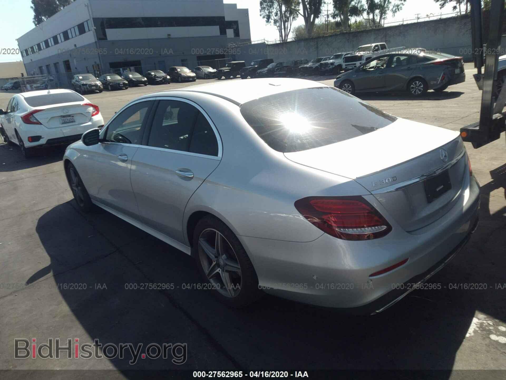 2017 MERCEDES-BENZ E - VIN: WDDZF4JB0HA042466 - Фото 3