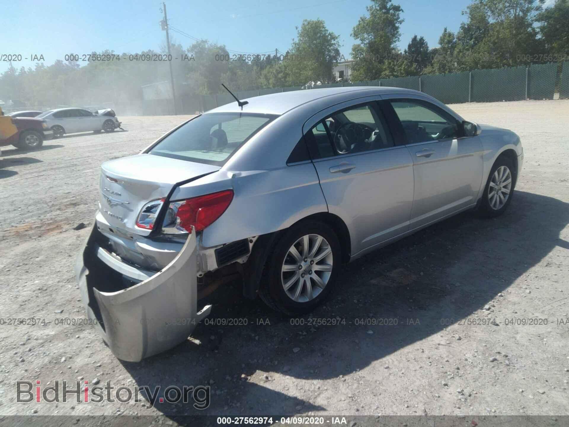 2010 CHRYSLER SEBRING - VIN: 1C3CC5FB8AN111561 - Фото 4