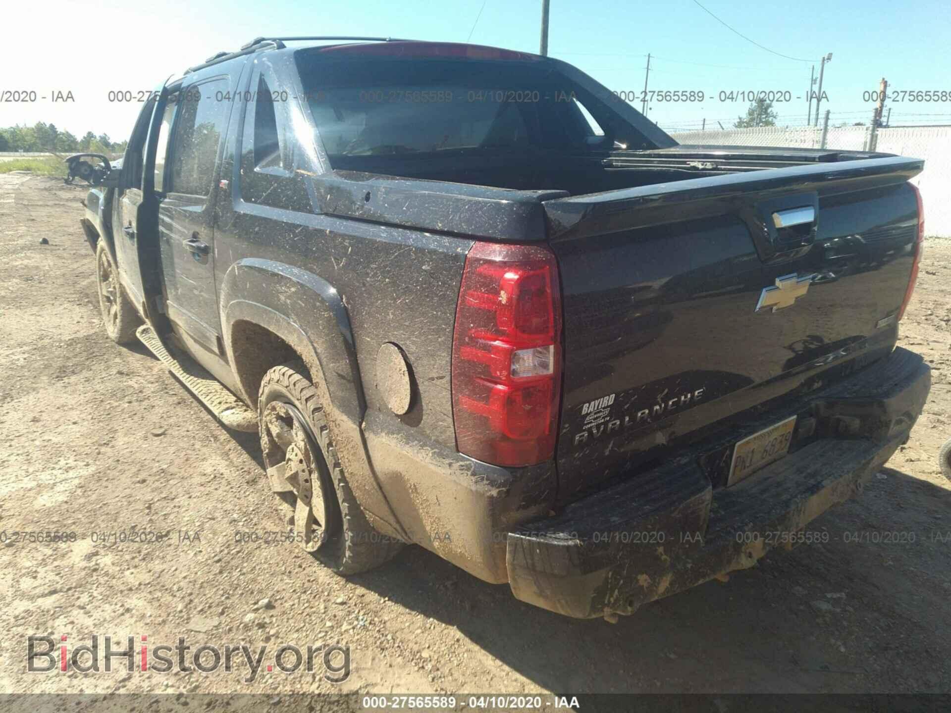 2011 CHEVROLET AVALANCHE - VIN: 3GNTKFE38BG214902 - Фото 3