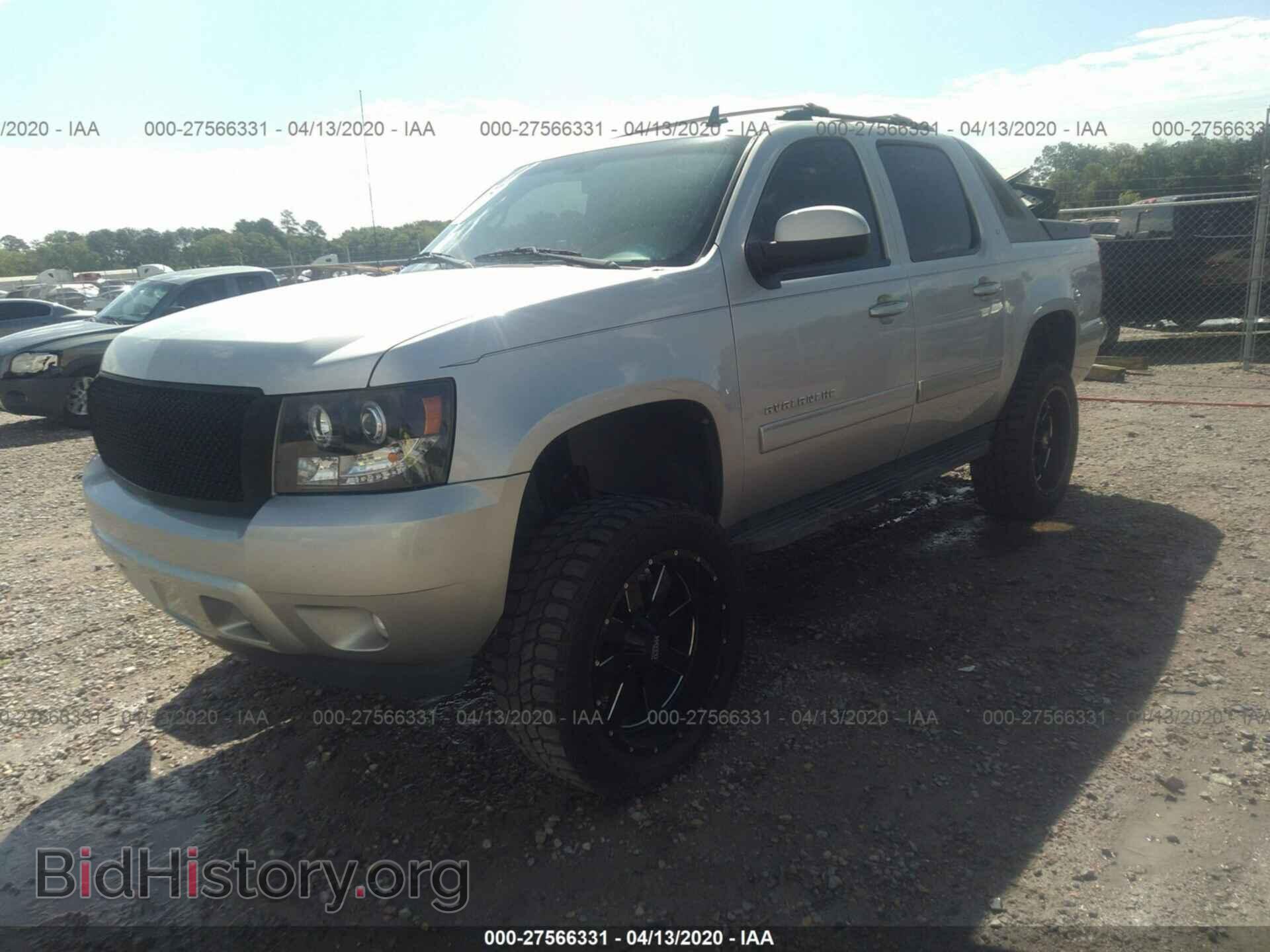 2011 CHEVROLET AVALANCHE - VIN: 3GNMCFE09BG123418 - Фото 2