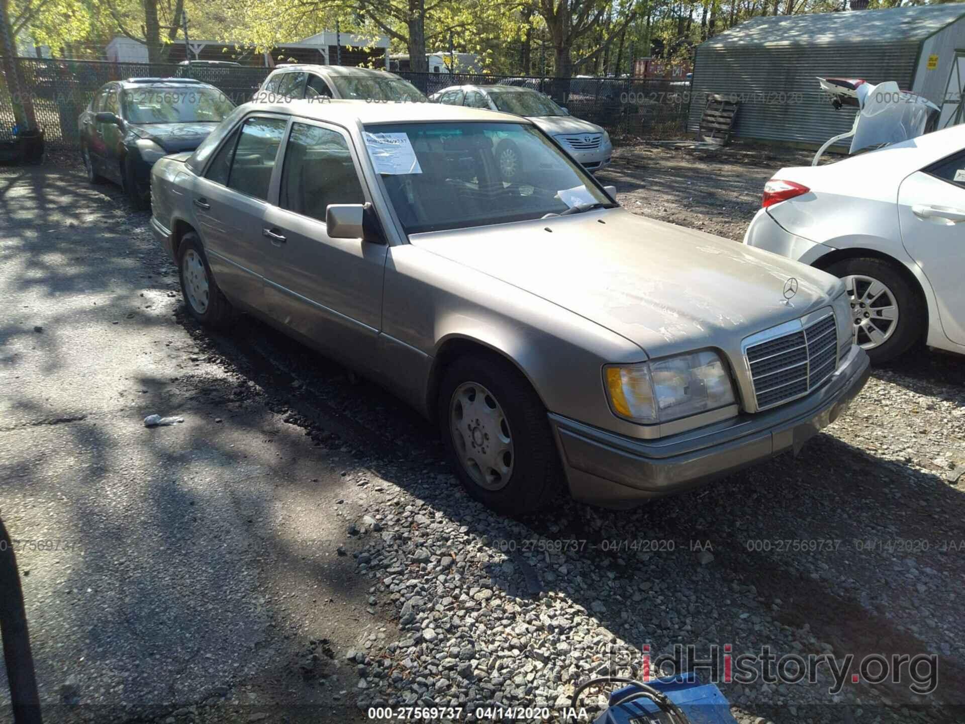 Photo WDBEA32E6SC224760 - MERCEDES-BENZ E 1995