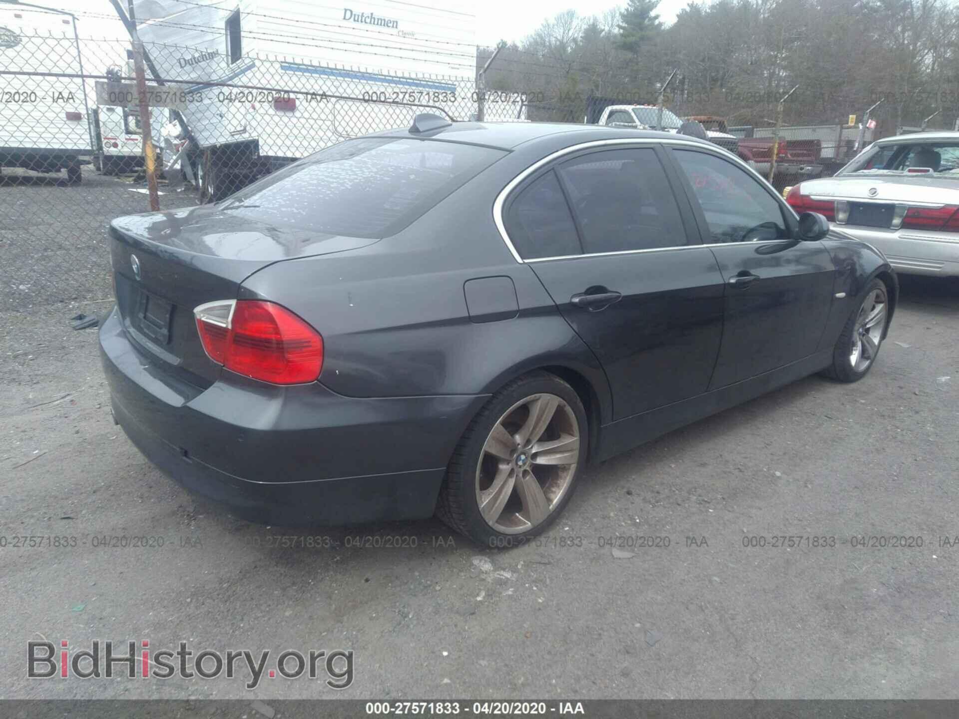 2006 BMW 330 - VIN: WBAVD33576KV67738 - Photo 4