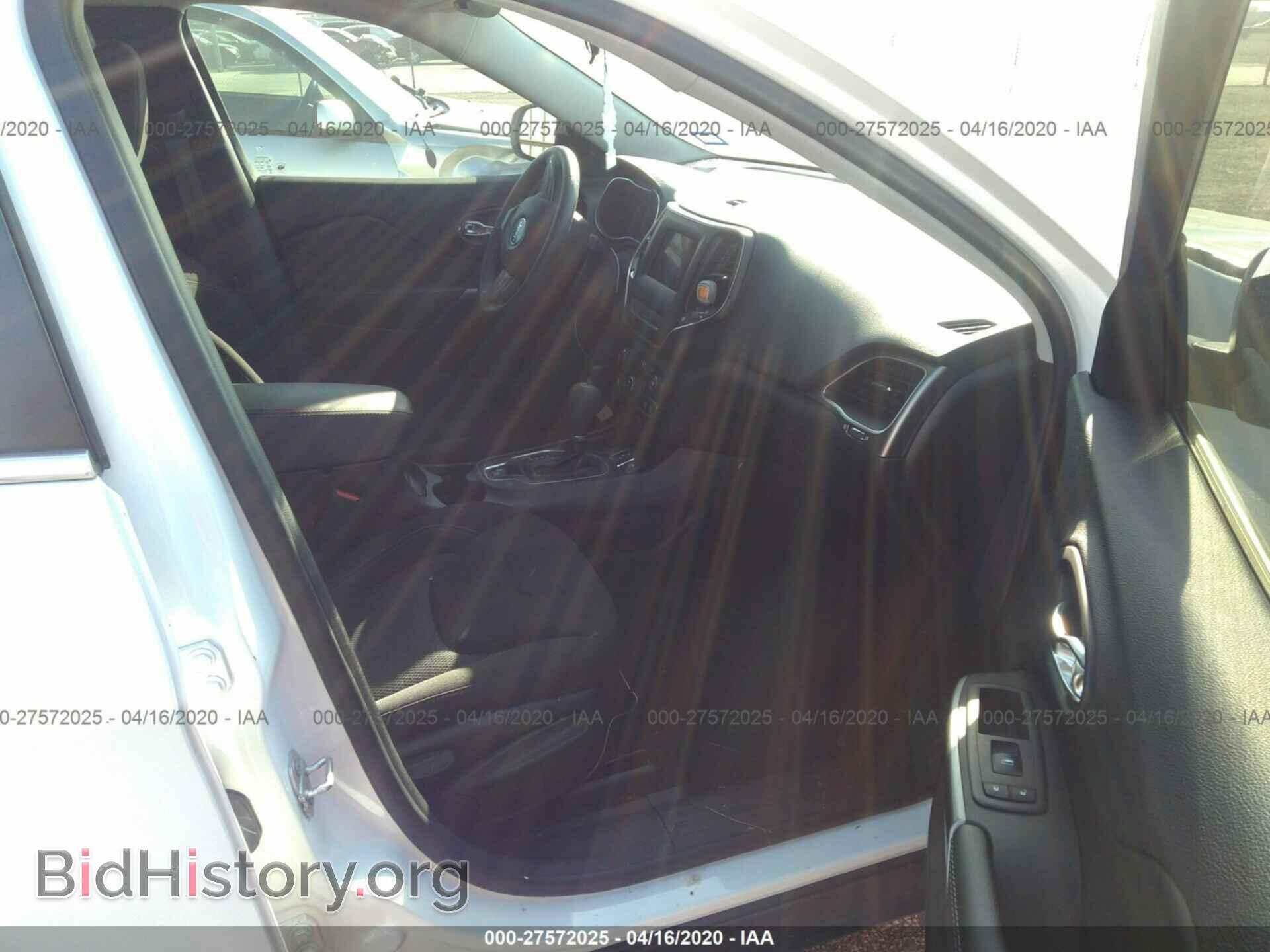 2019 JEEP CHEROKEE - VIN: 1C4PJLCB2KD420171 - Фото 5