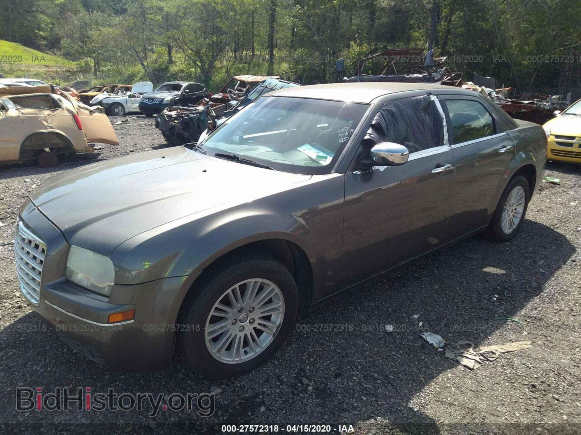 2010 CHRYSLER 300 - VIN: 2C3CA4CD2AH101669 - Фото 2