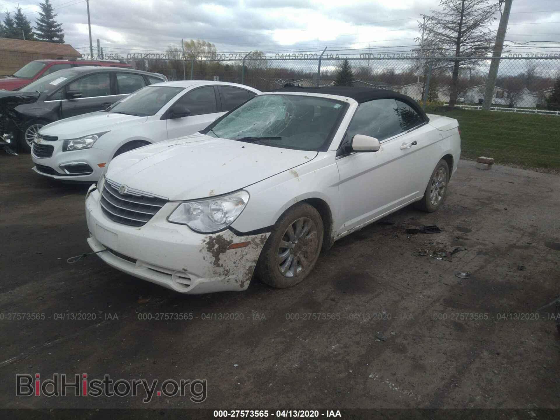 2010 CHRYSLER SEBRING - VIN: 1C3BC5ED5AN219330 - Фото 2