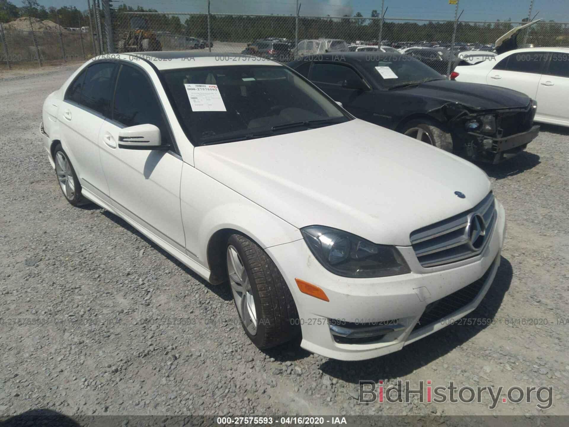 Photo WDDGF8AB6DA782712 - MERCEDES-BENZ C-CLASS 2013