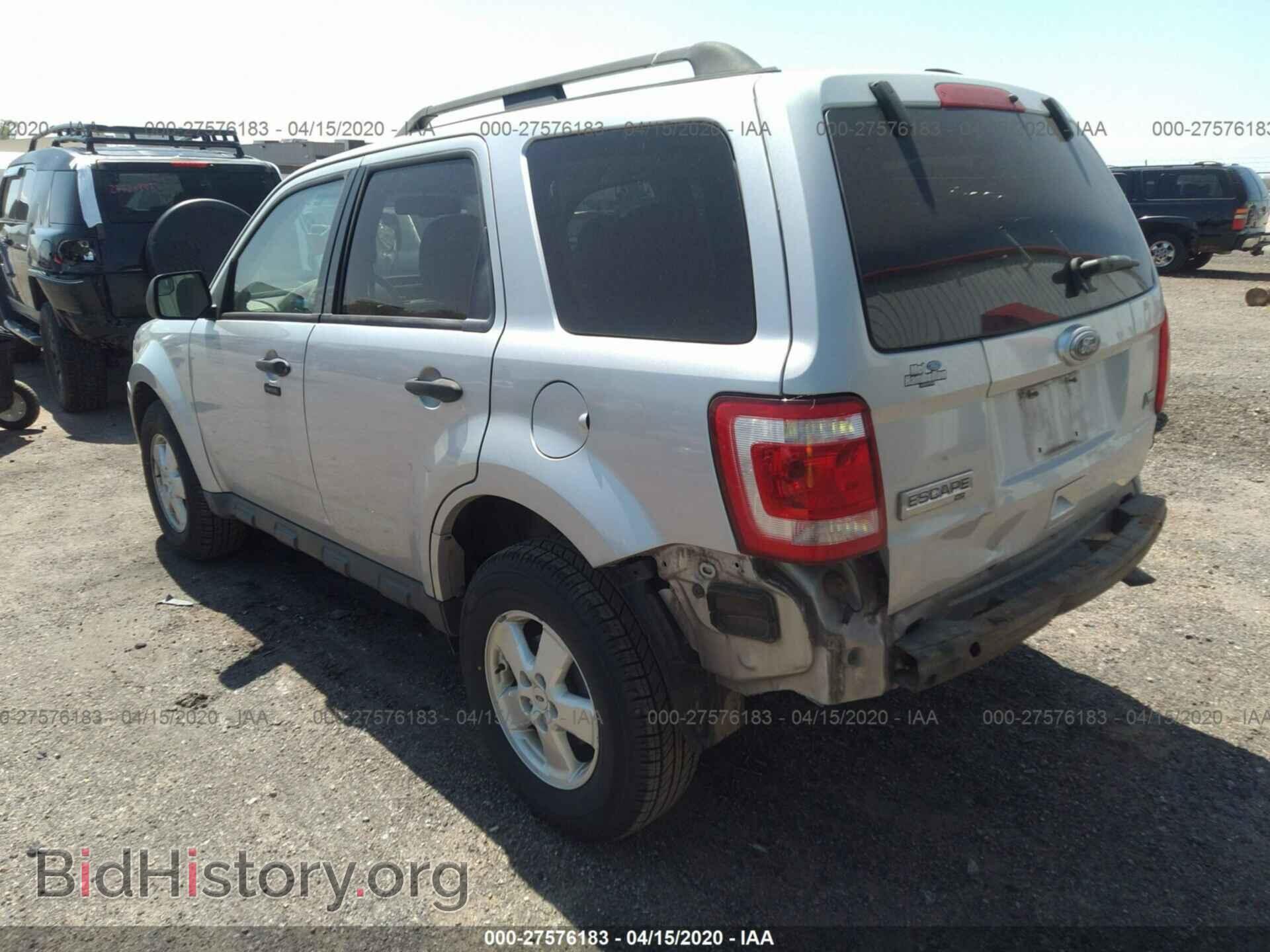 2011 FORD ESCAPE - VIN: 1FMCU0DG4BKA57703 - Фото 3