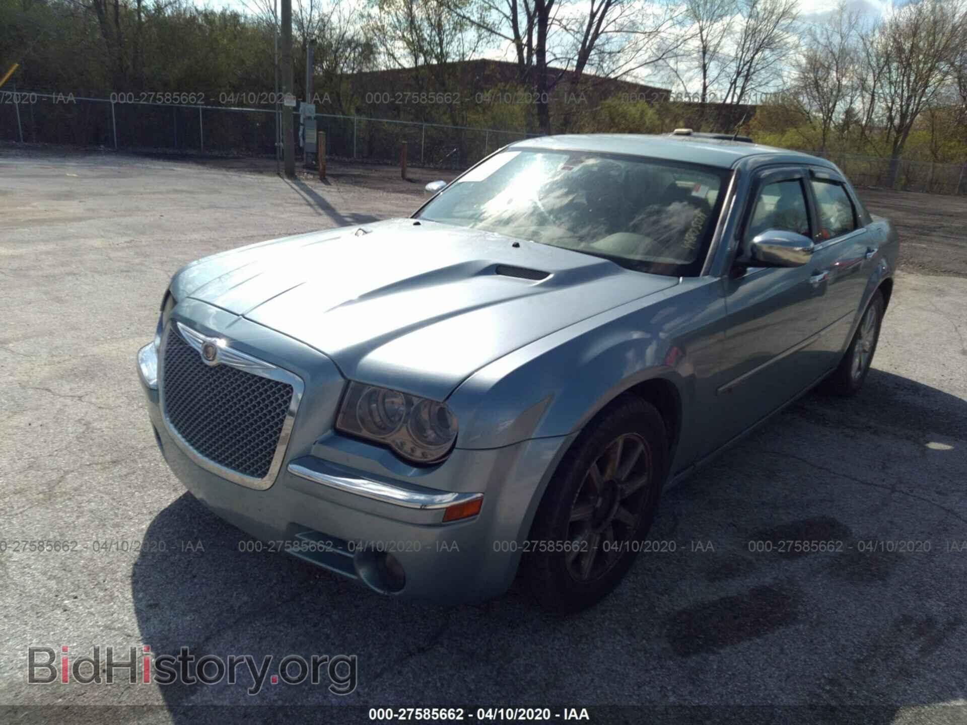 2008 CHRYSLER 300C - VIN: 2C3KA63H98H267918 - Фото 2
