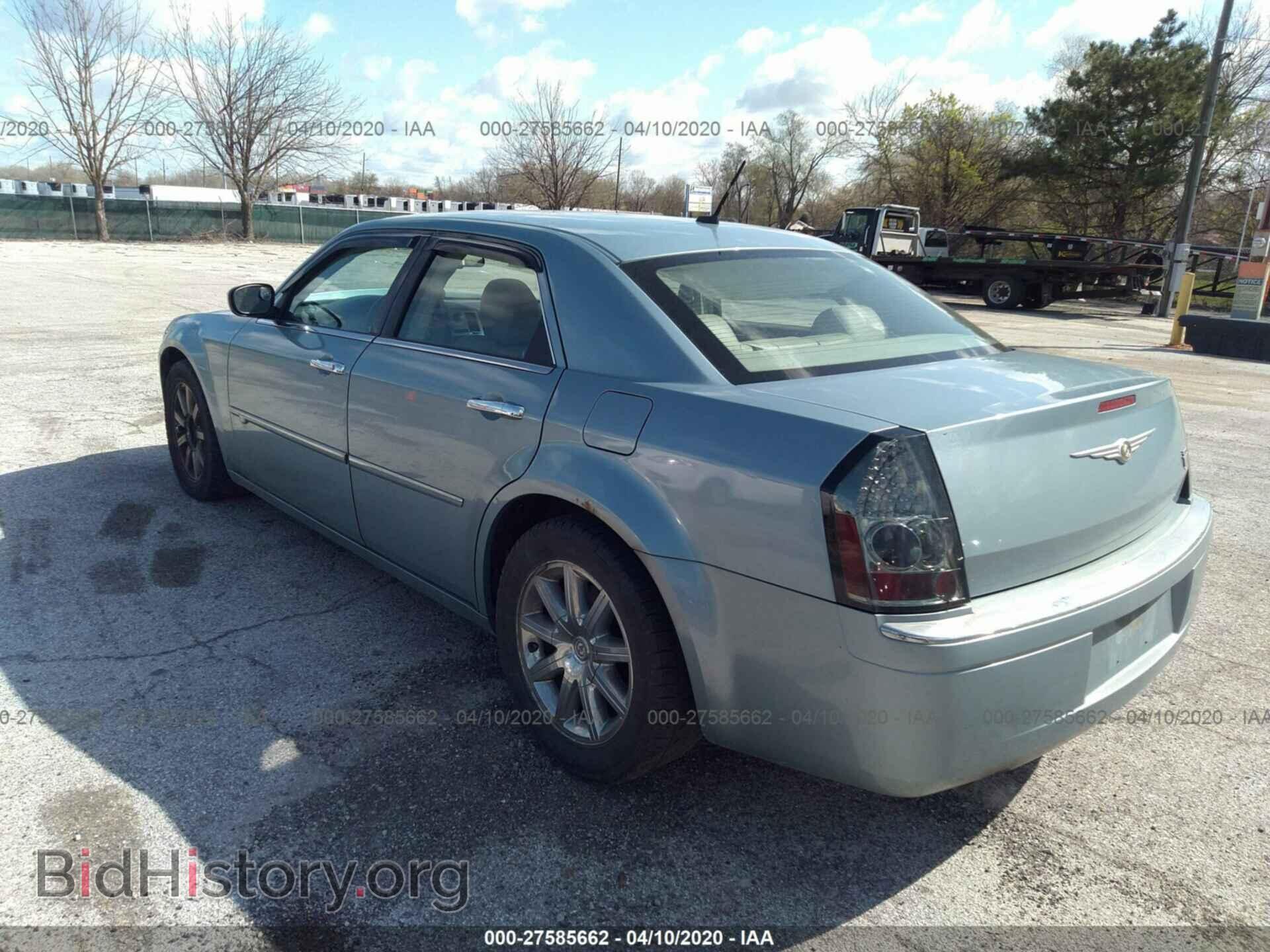 2008 CHRYSLER 300C - VIN: 2C3KA63H98H267918 - Фото 3