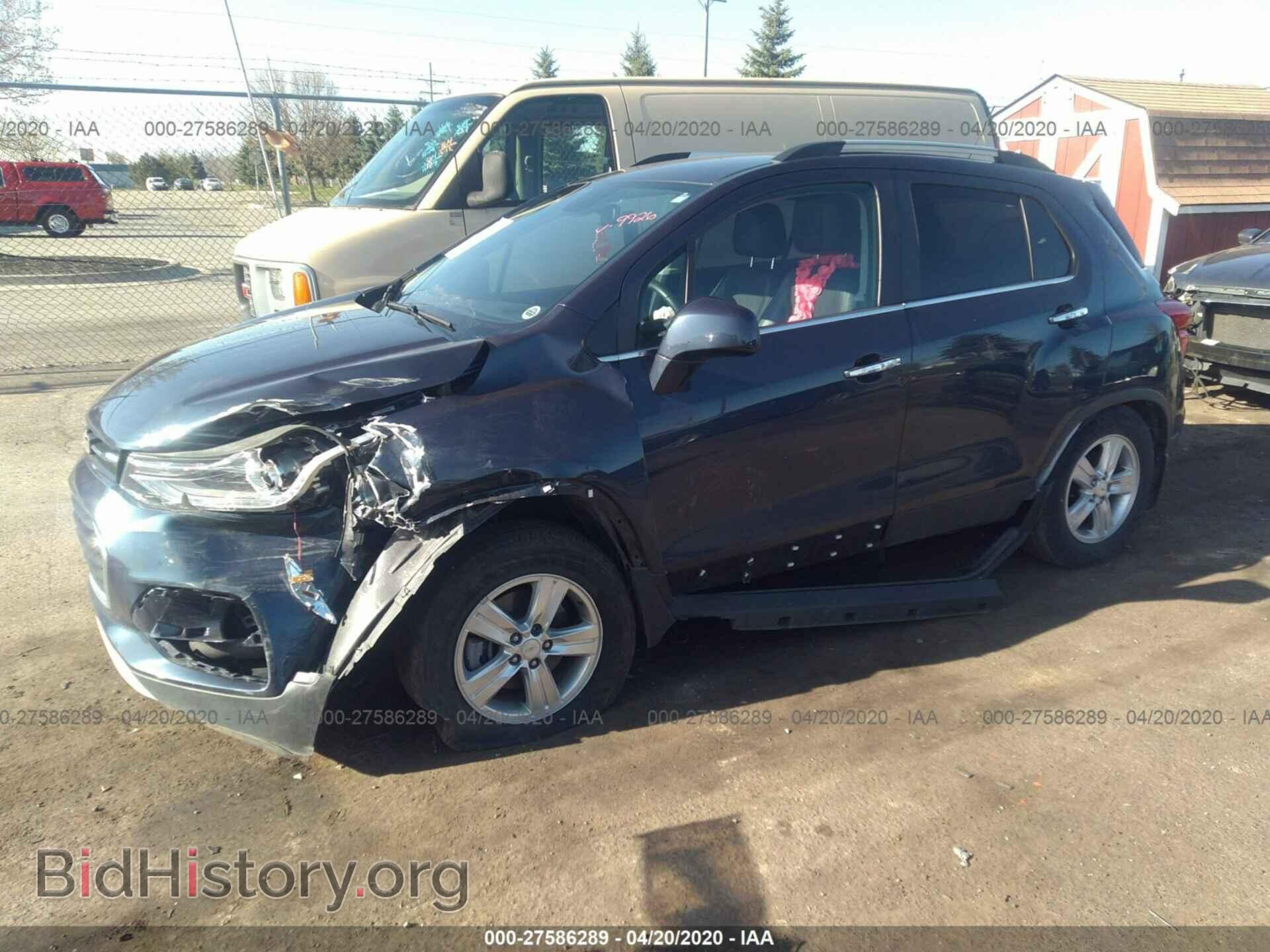 2018 CHEVROLET TRAX - VIN: 3GNCJLSB3JL299926 - Фото 2