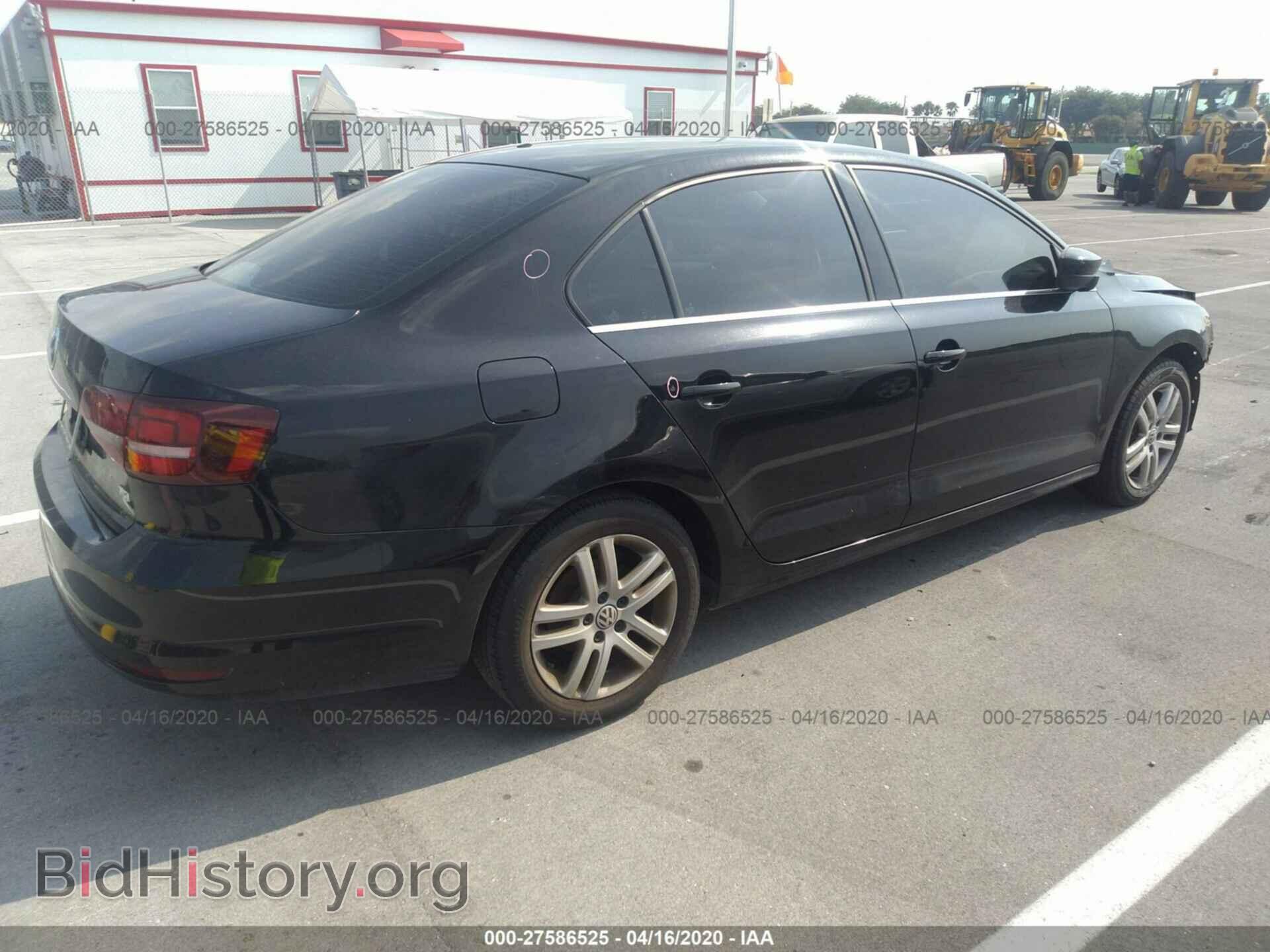 2017 VOLKSWAGEN JETTA - VIN: 3VW2B7AJ1HM367966 - Фото 4